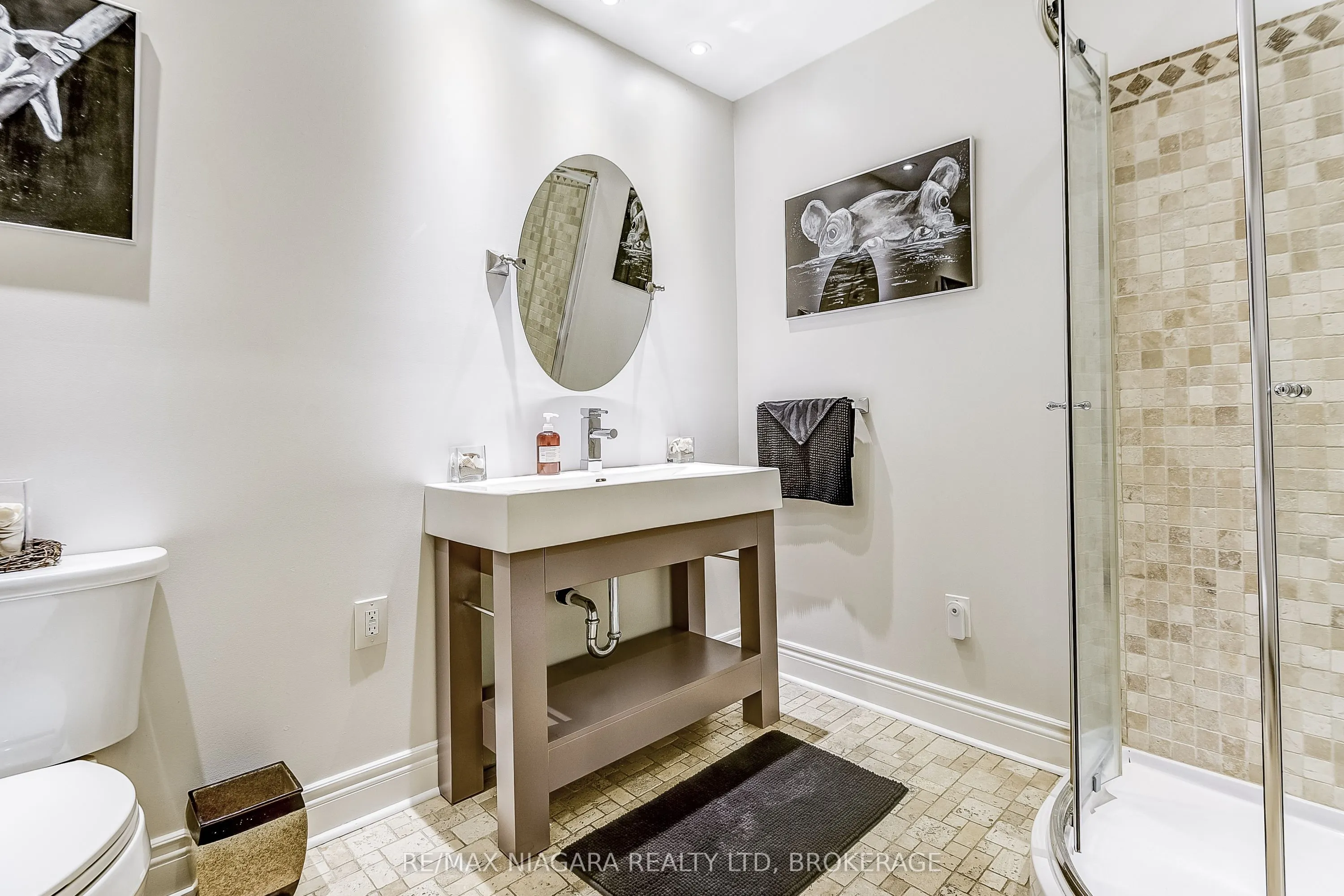 4905 Mapleview Crescent
