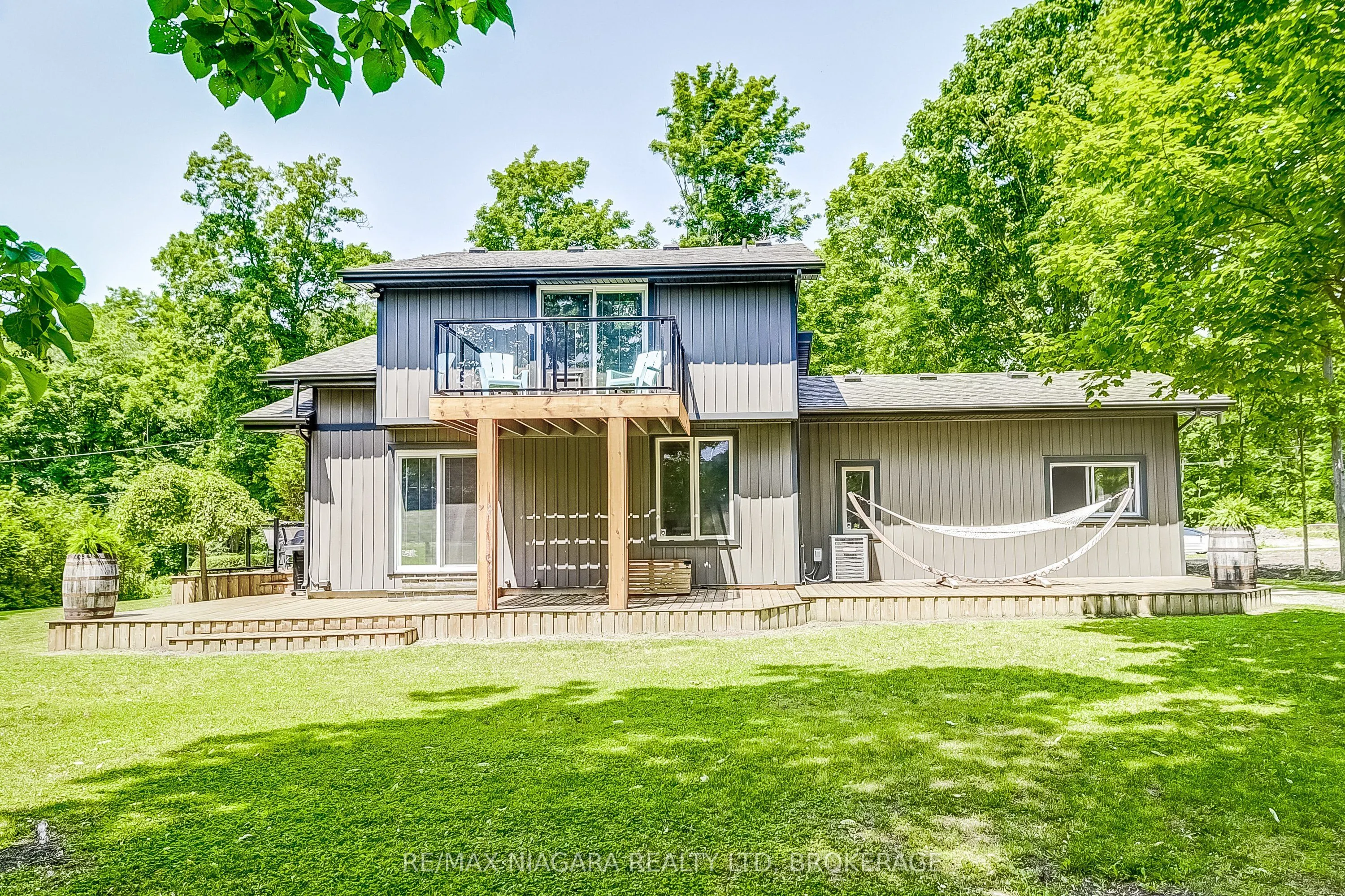 4905 Mapleview Crescent