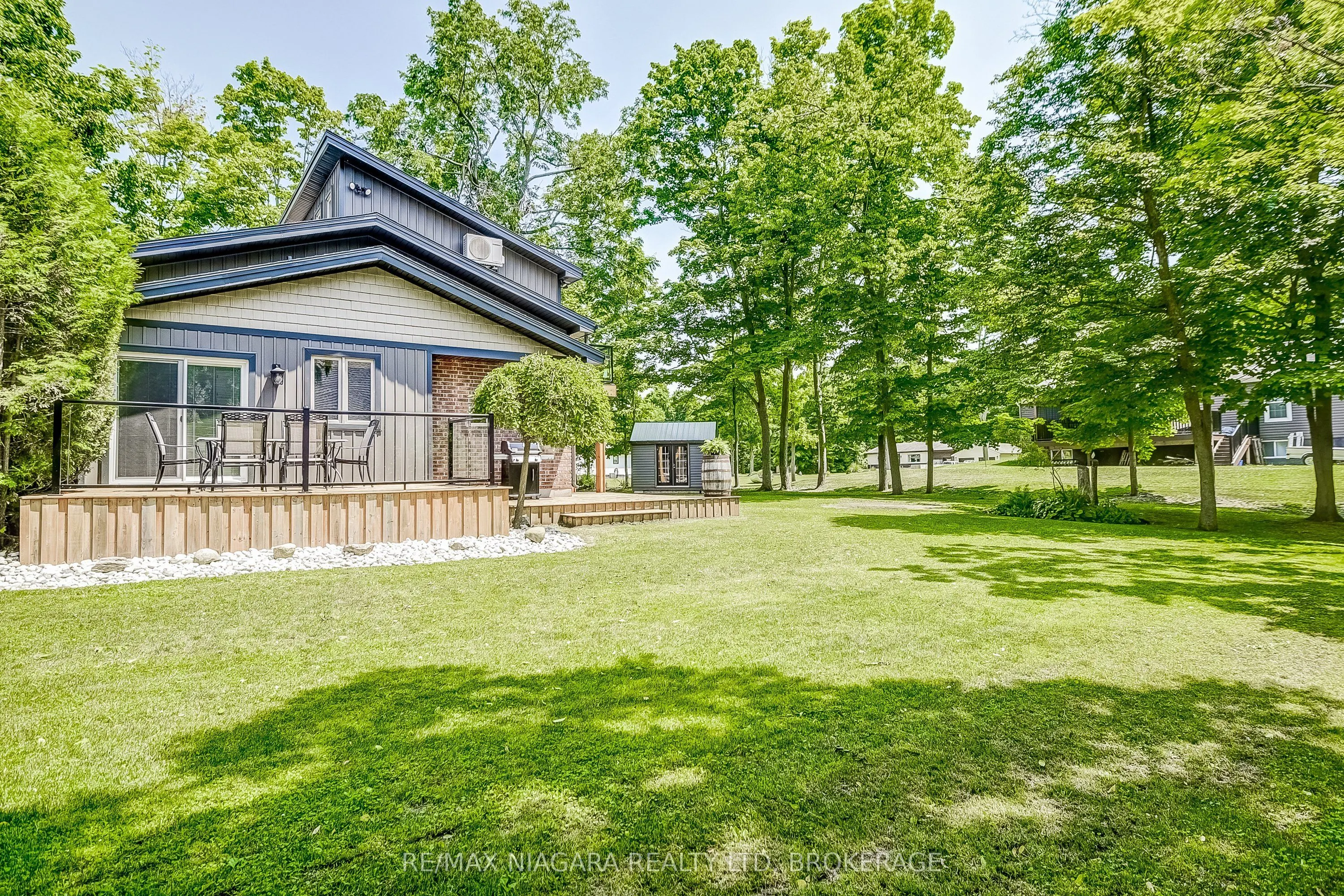4905 Mapleview Crescent