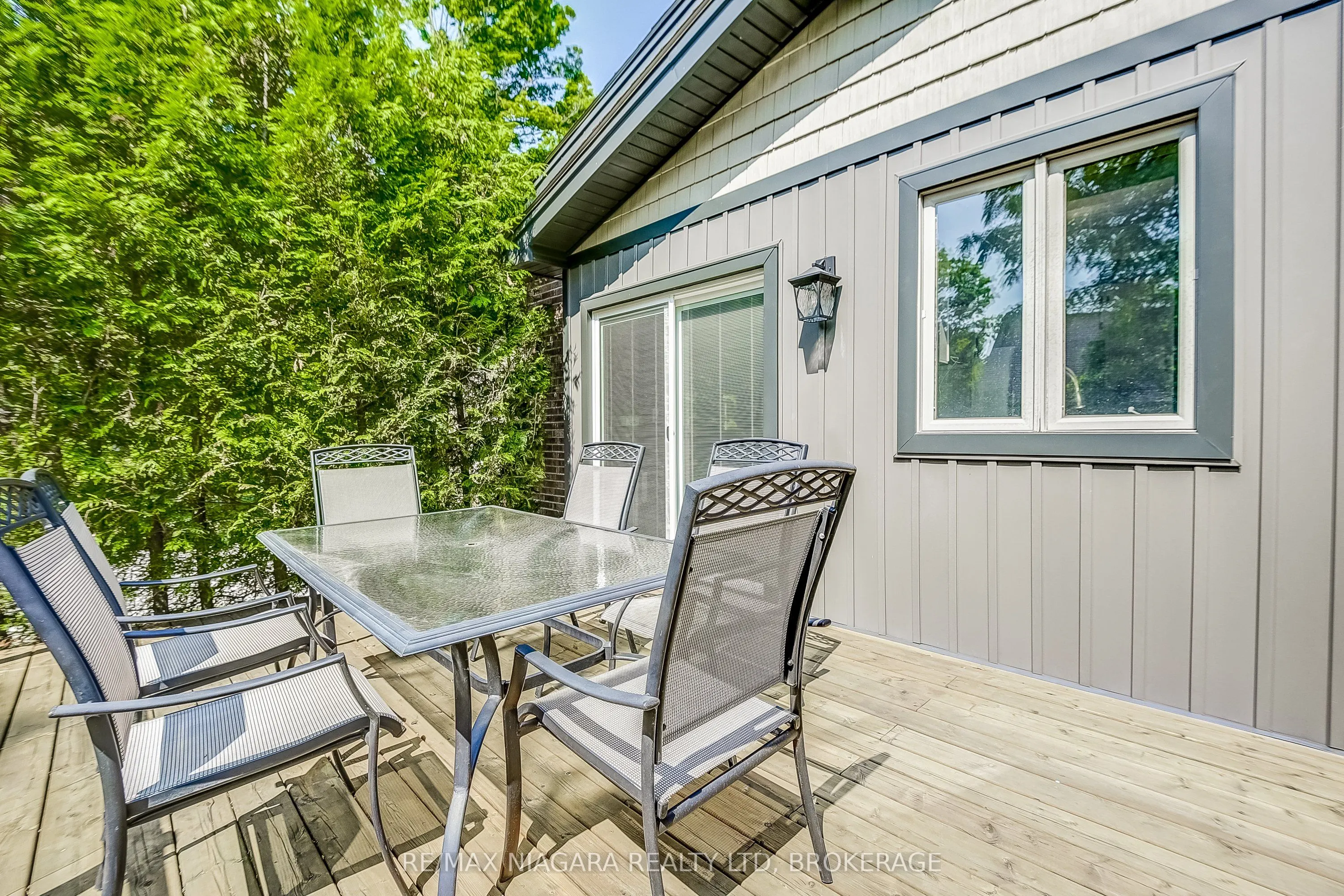 4905 Mapleview Crescent