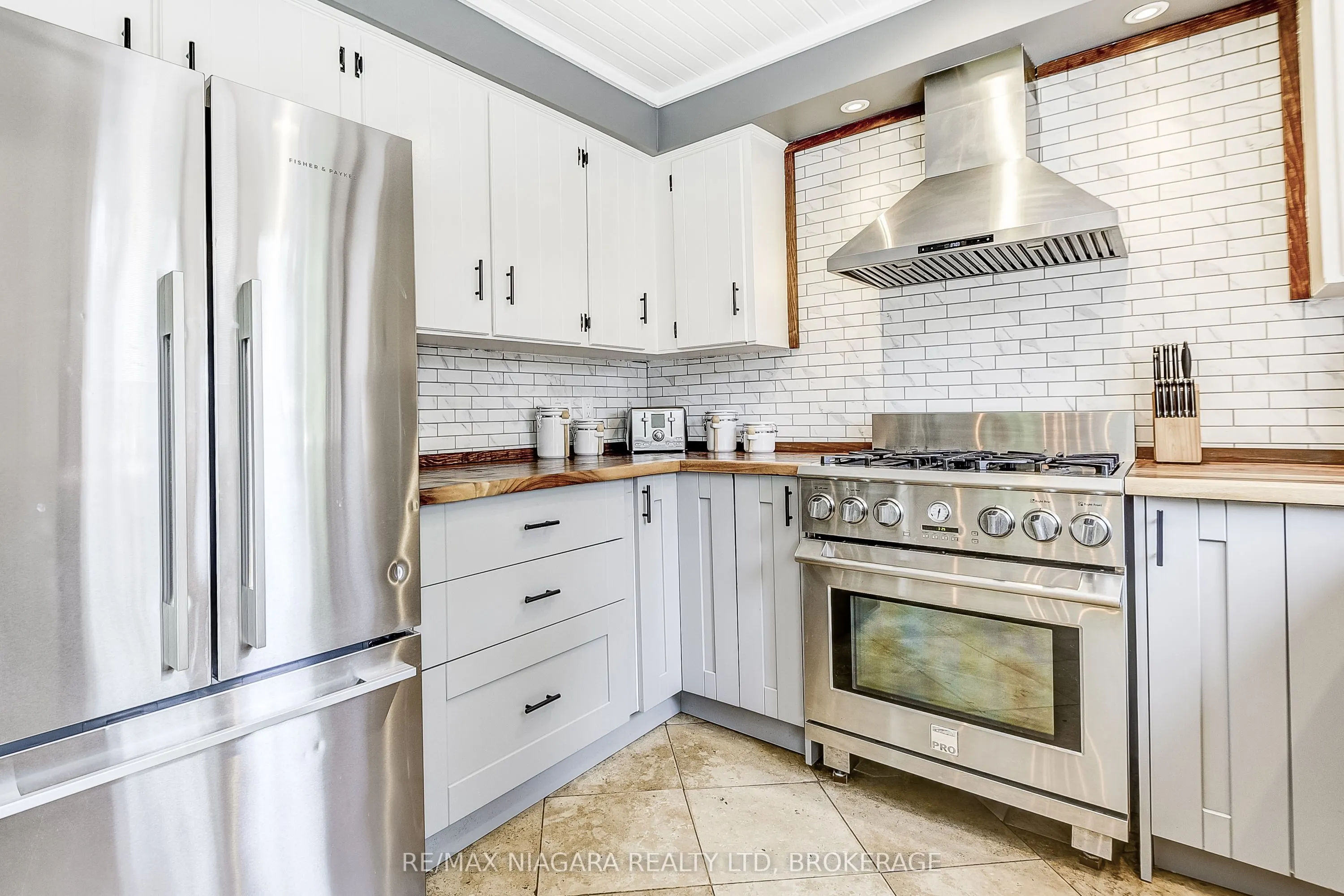 4905 Mapleview Crescent