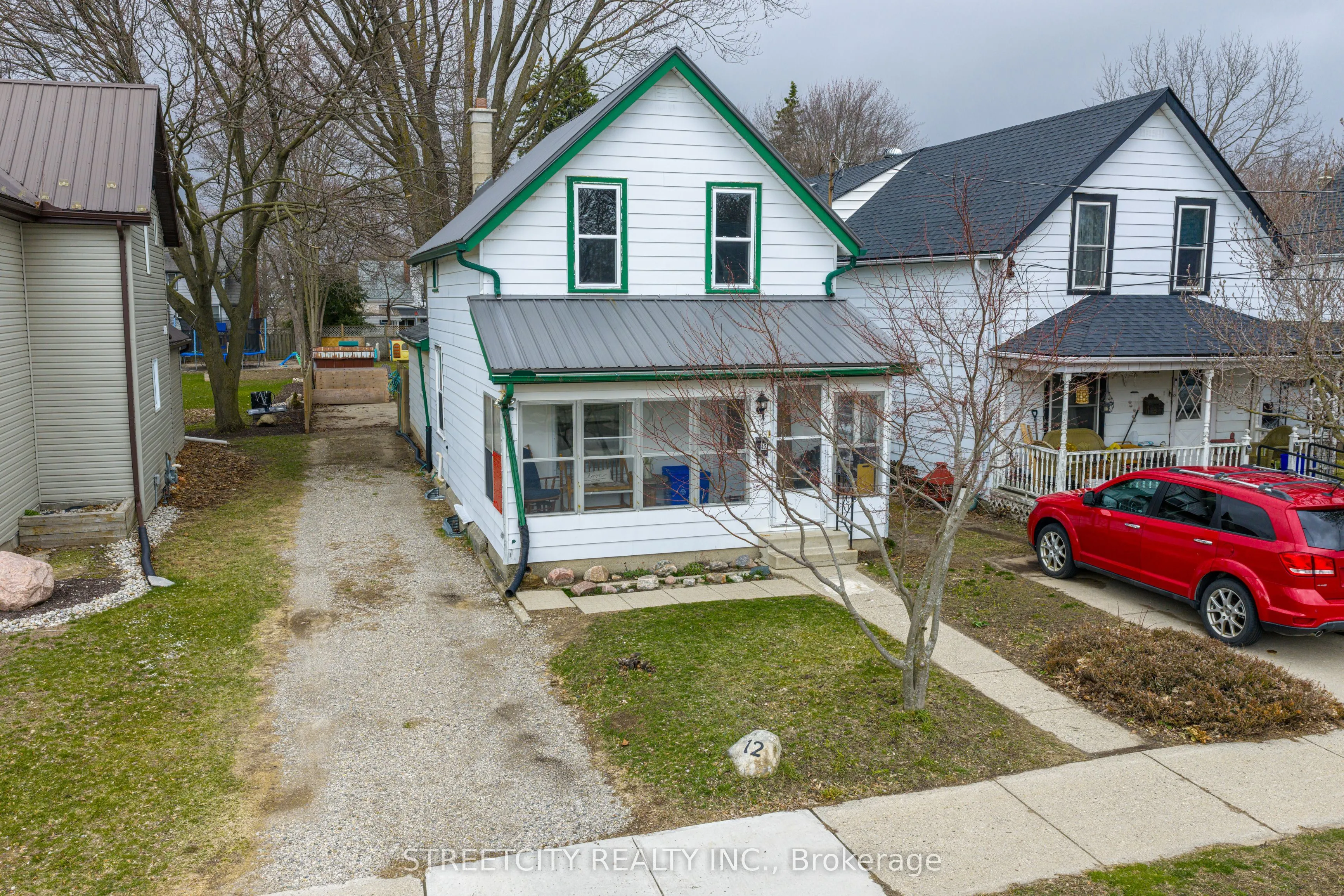 12 Pearl Street