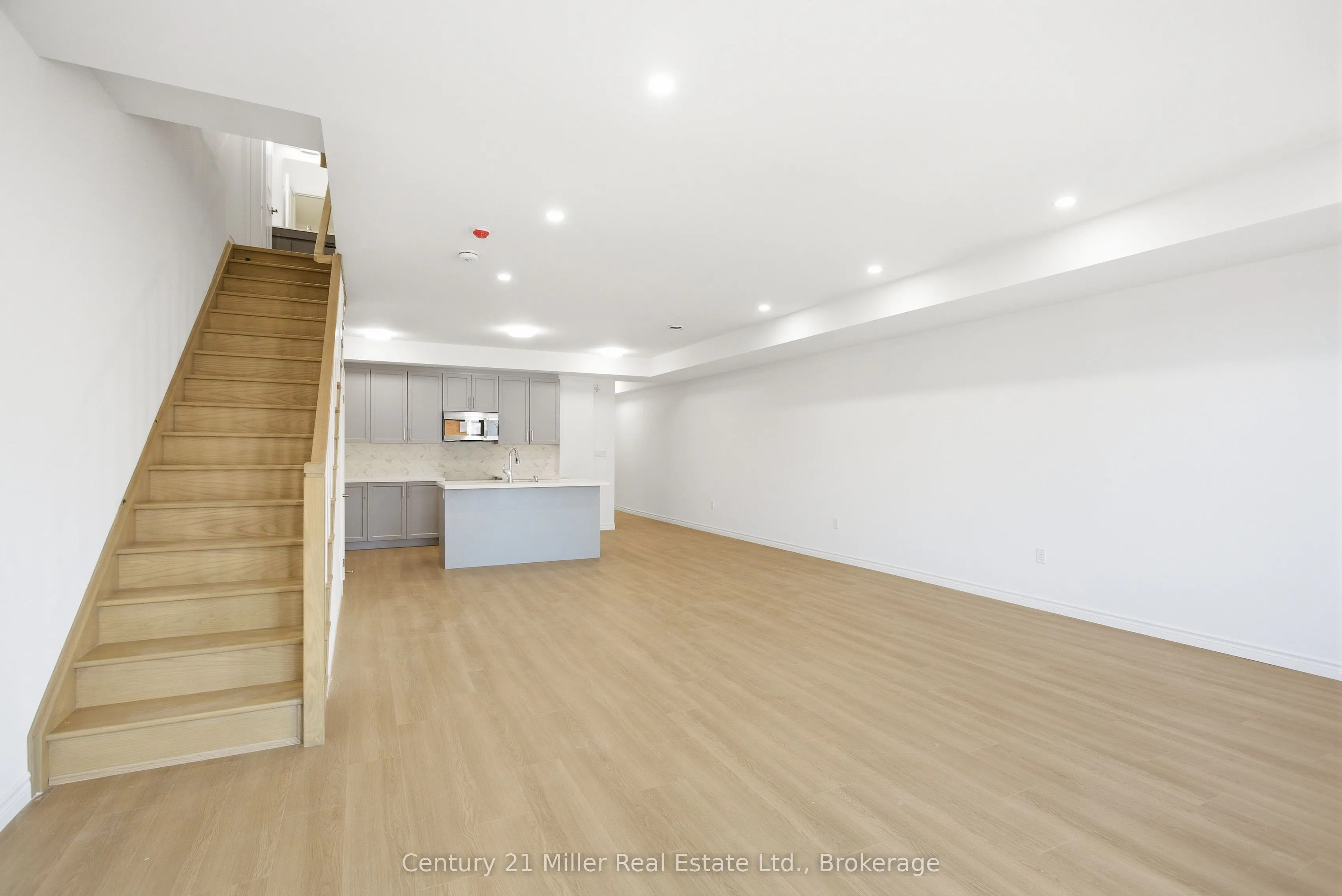 2 Slessor Boulevard #12