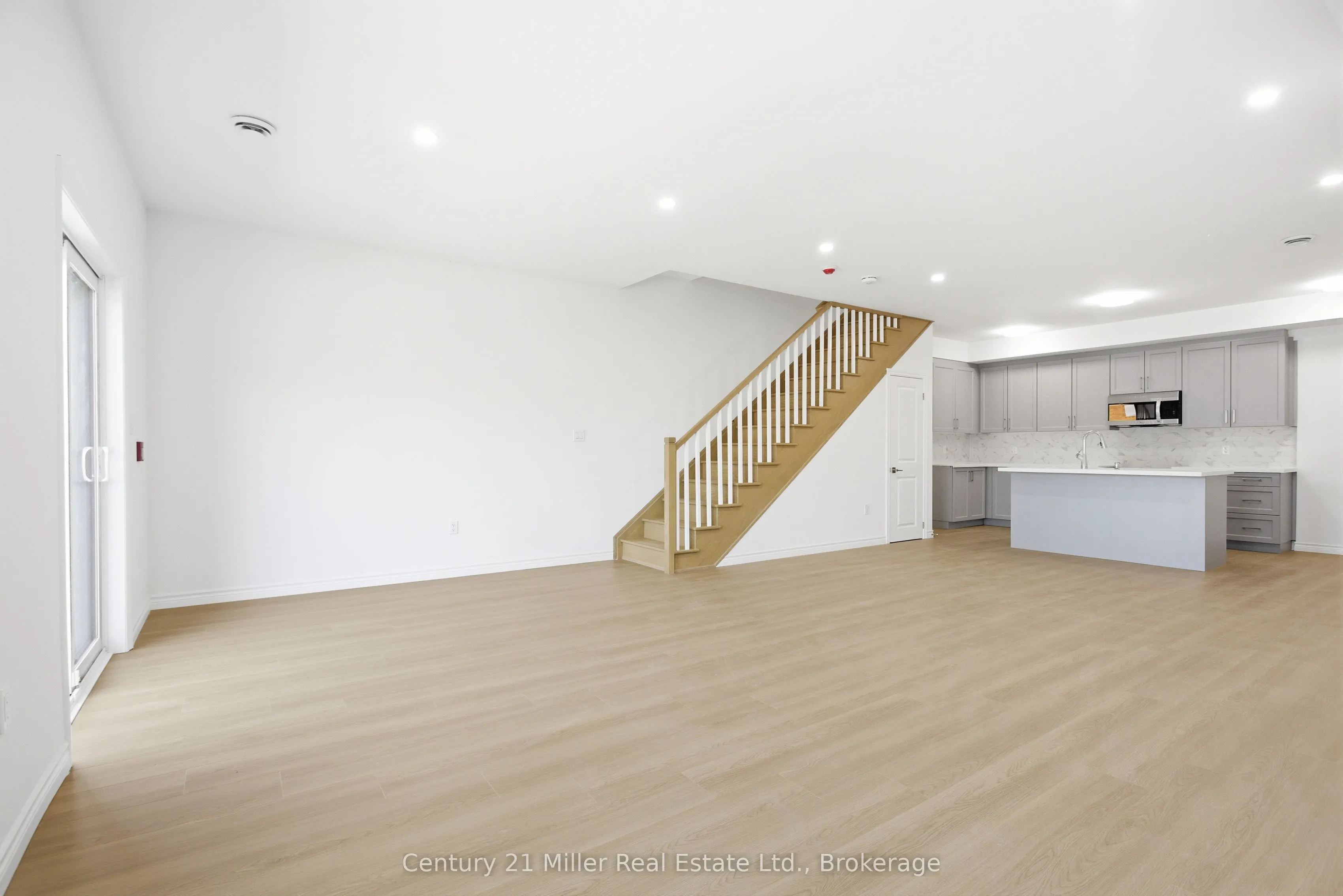 2 Slessor Boulevard #12