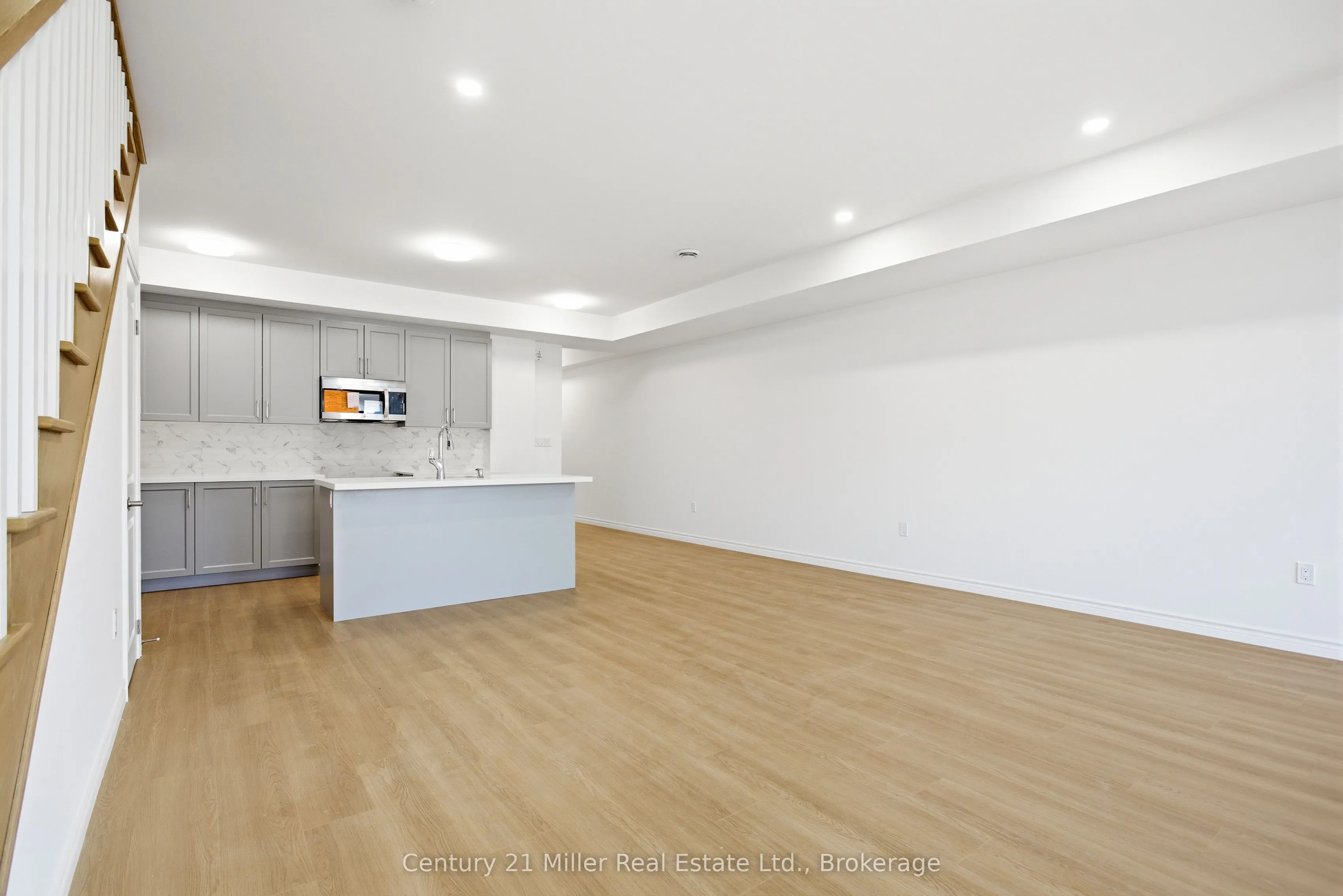2 Slessor Boulevard #12