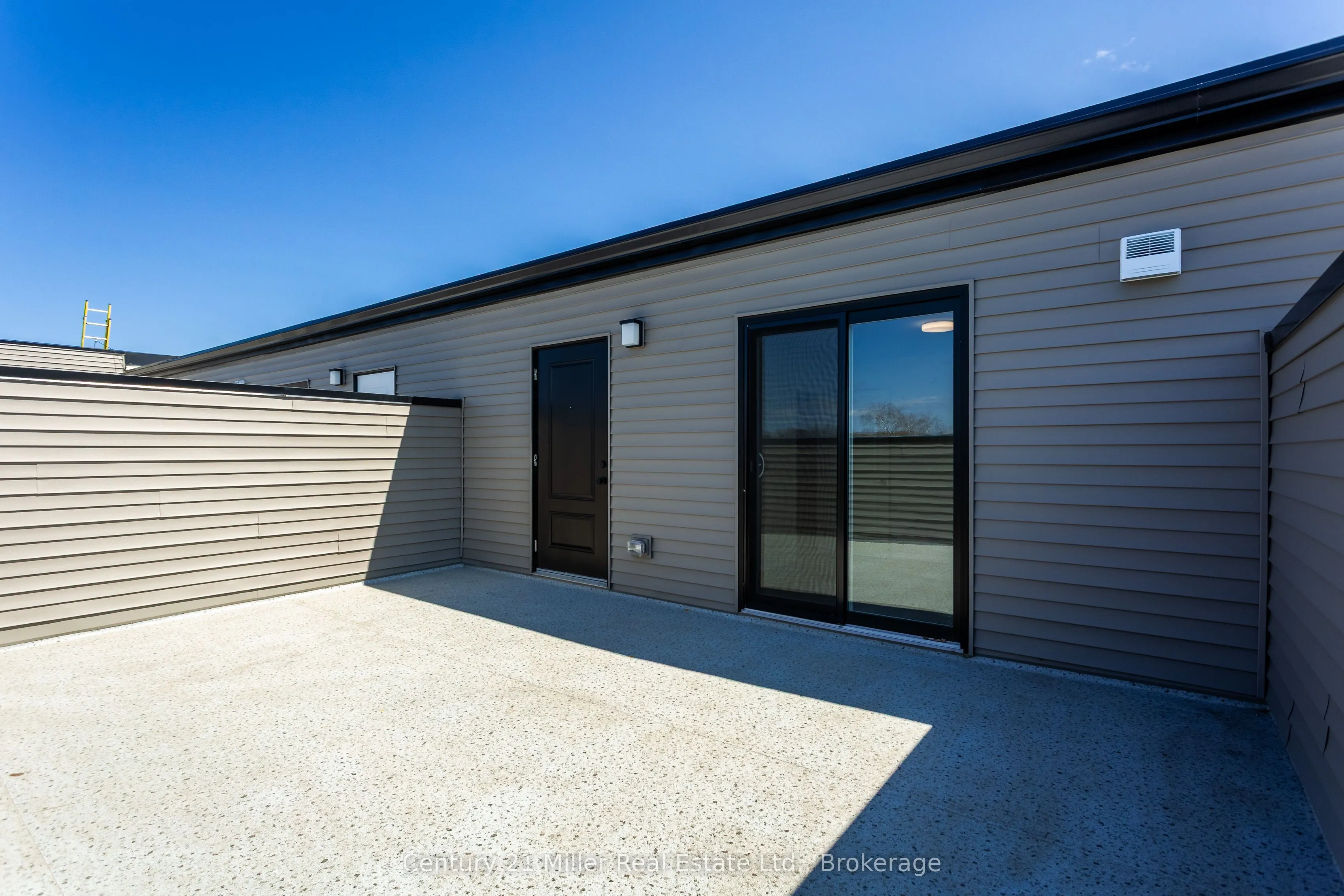 2 Slessor Boulevard #12