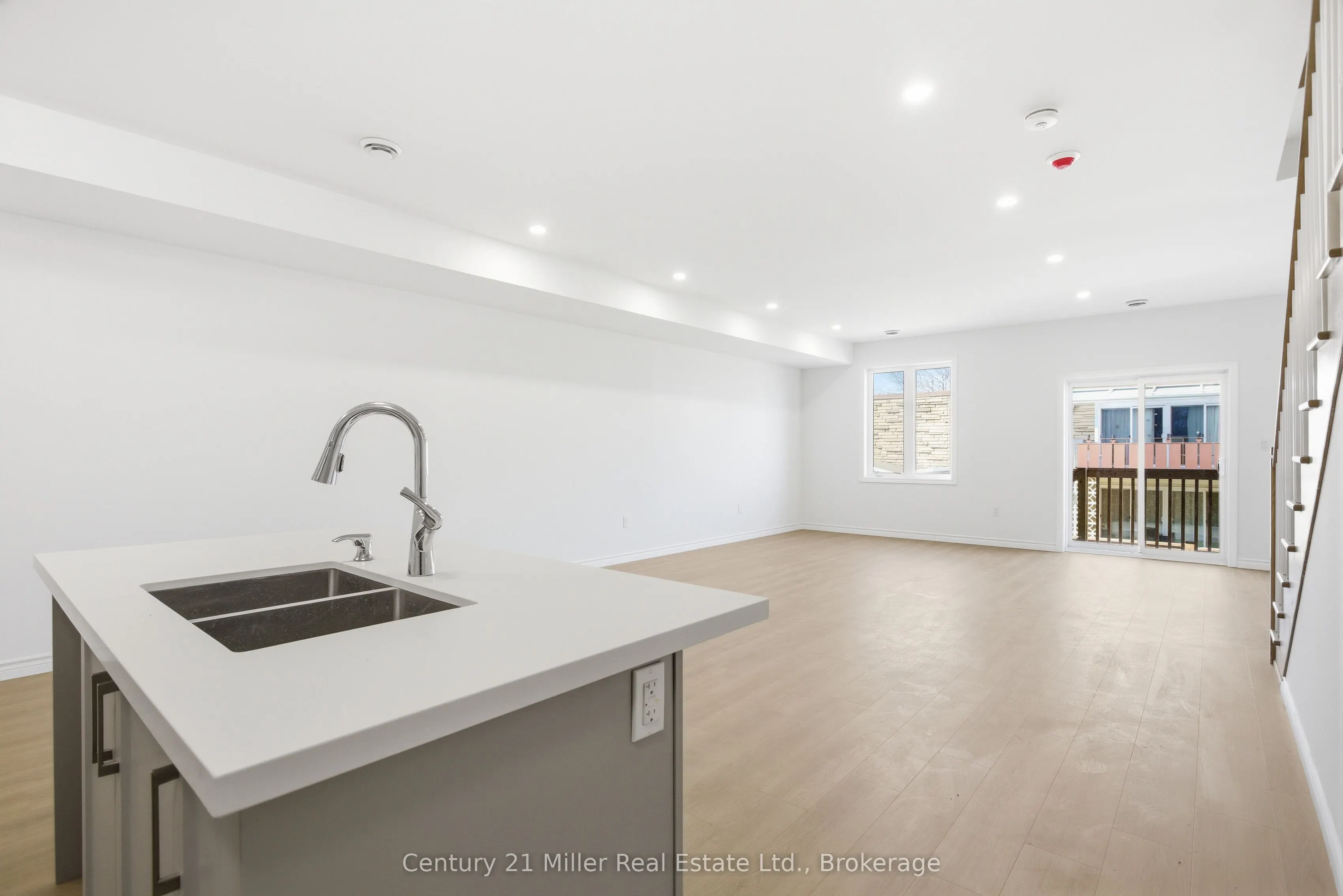 2 Slessor Boulevard #12