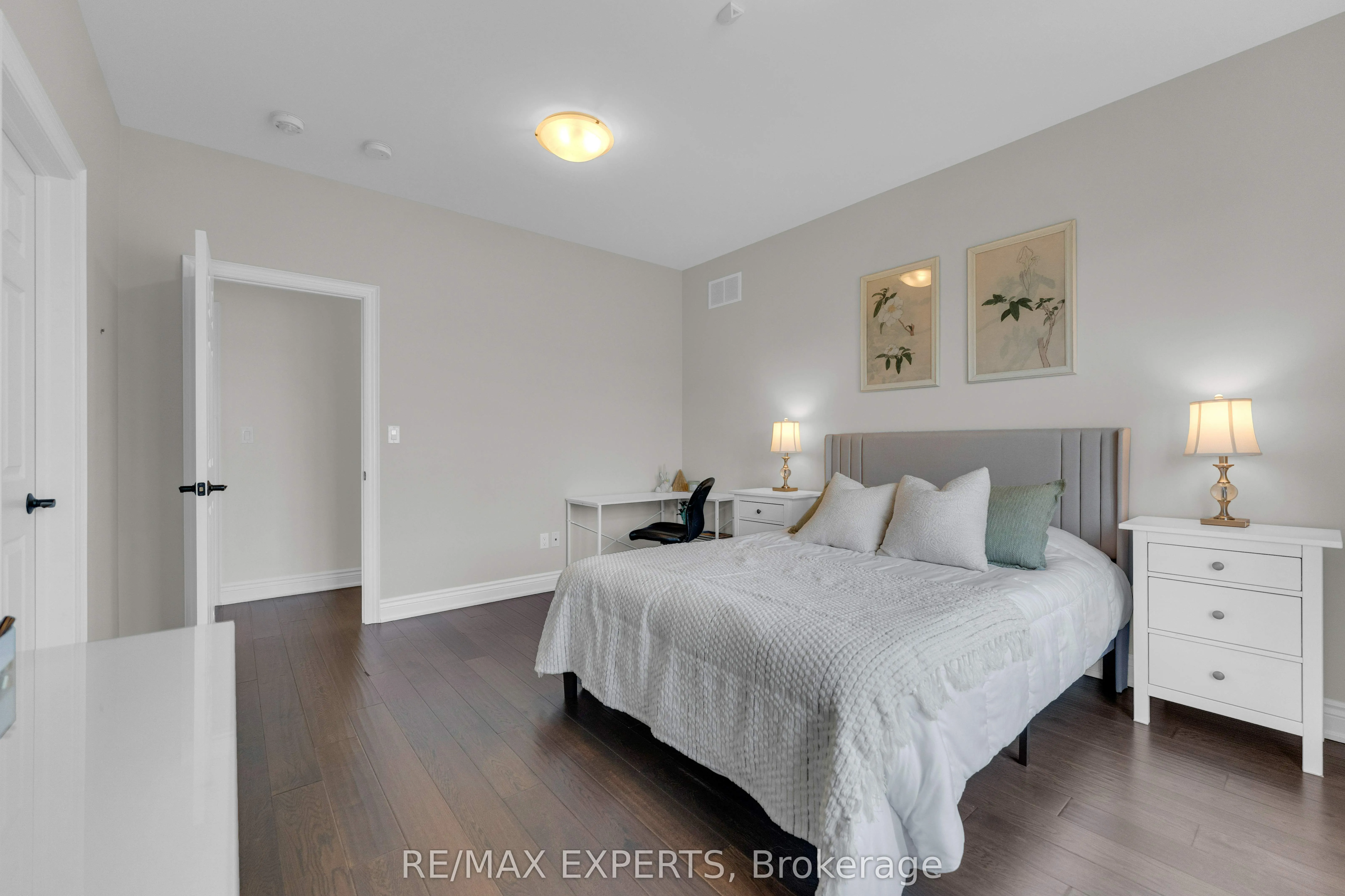 10 Old Ruby Lane