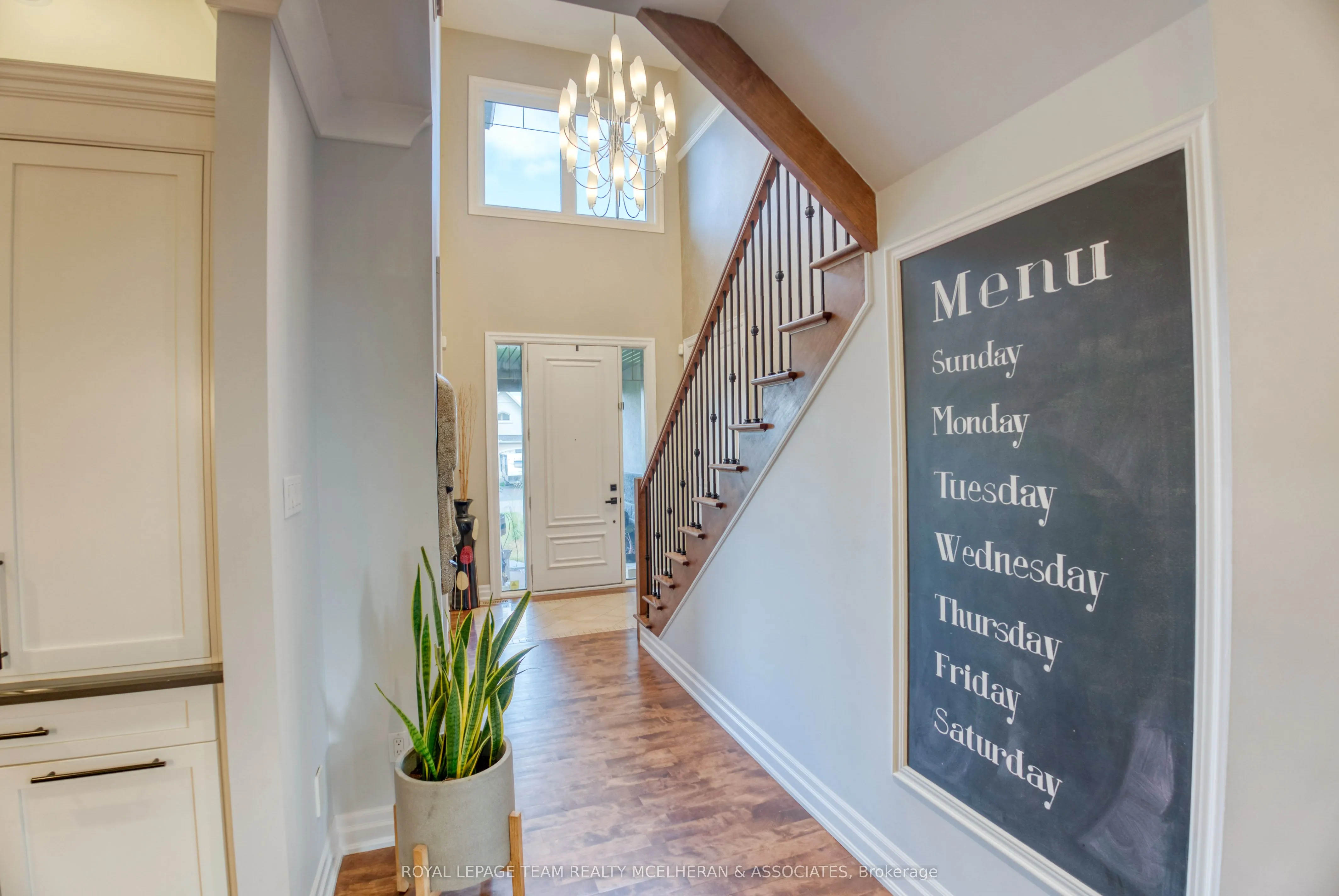 463 Lockmaster Crescent