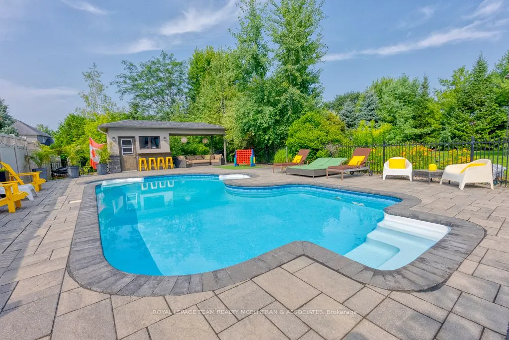 463 Lockmaster Crescent