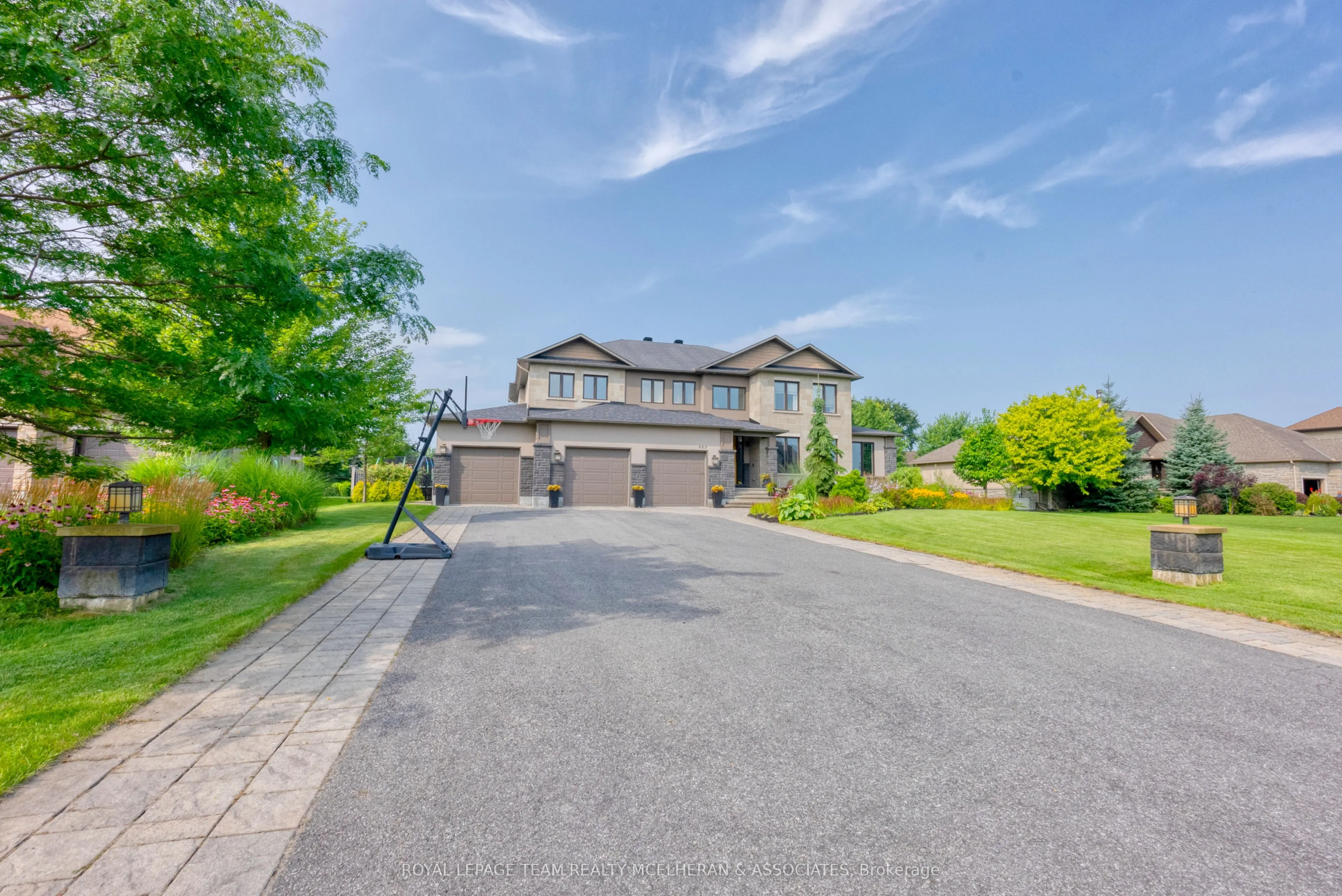463 Lockmaster Crescent