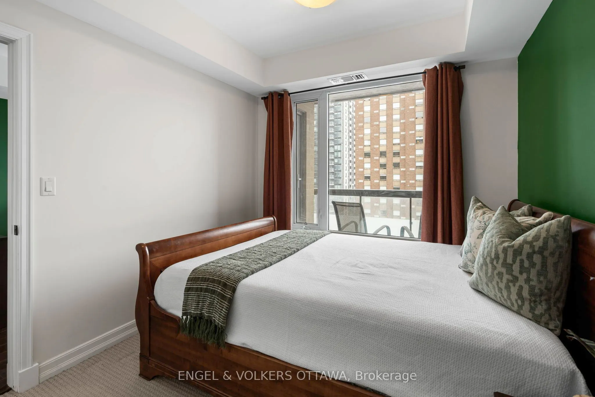 238 Besserer Street #811