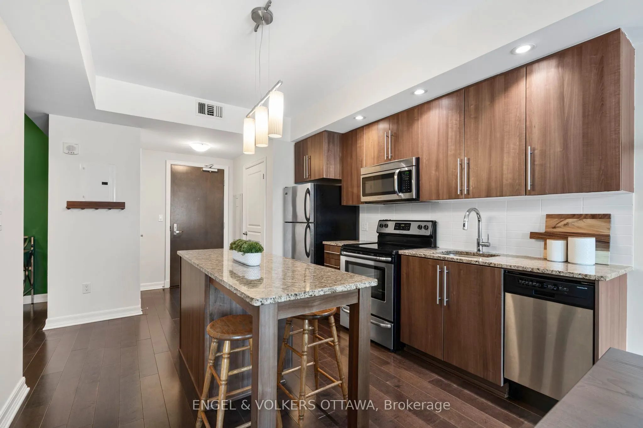 238 Besserer Street #811