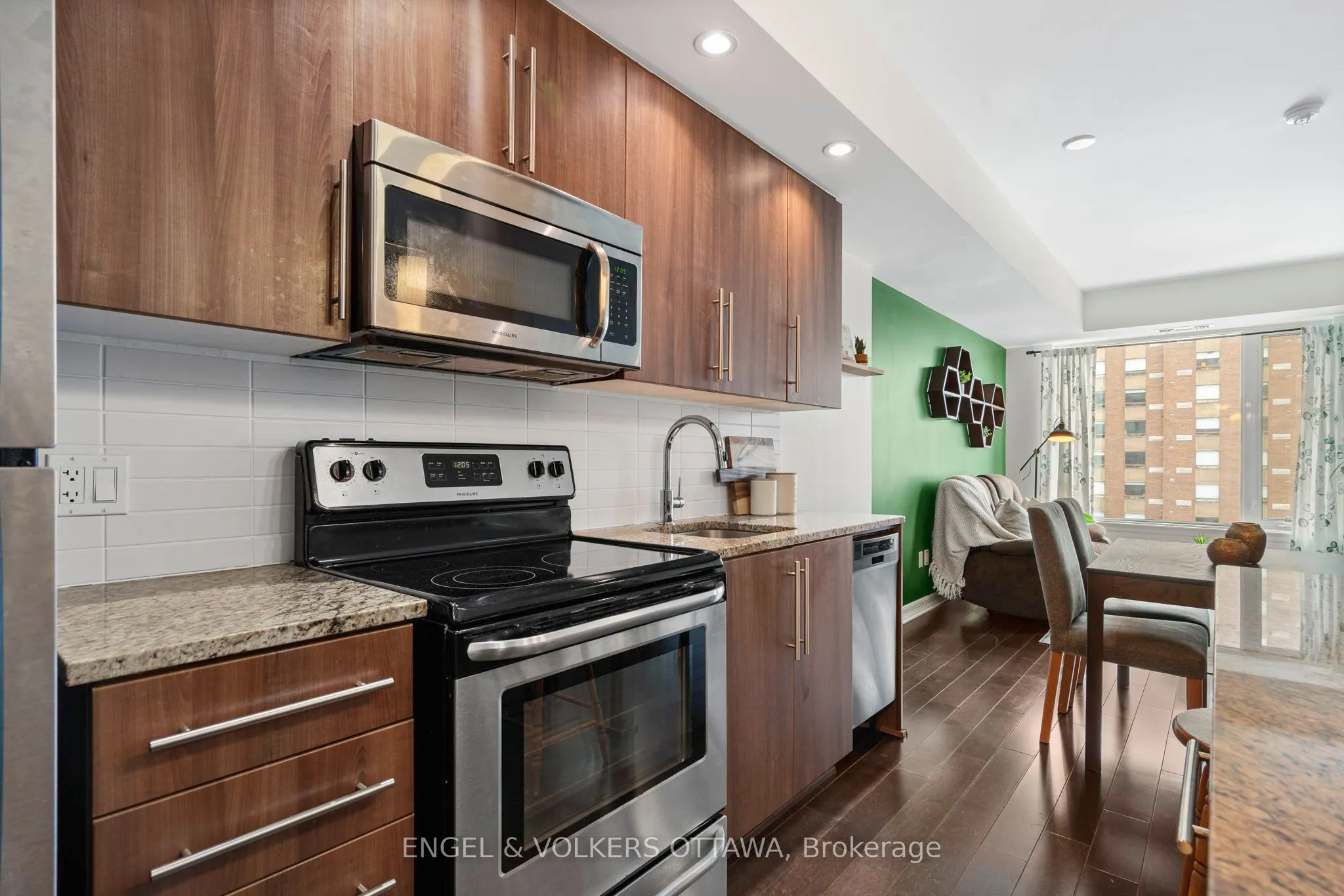 238 Besserer Street #811