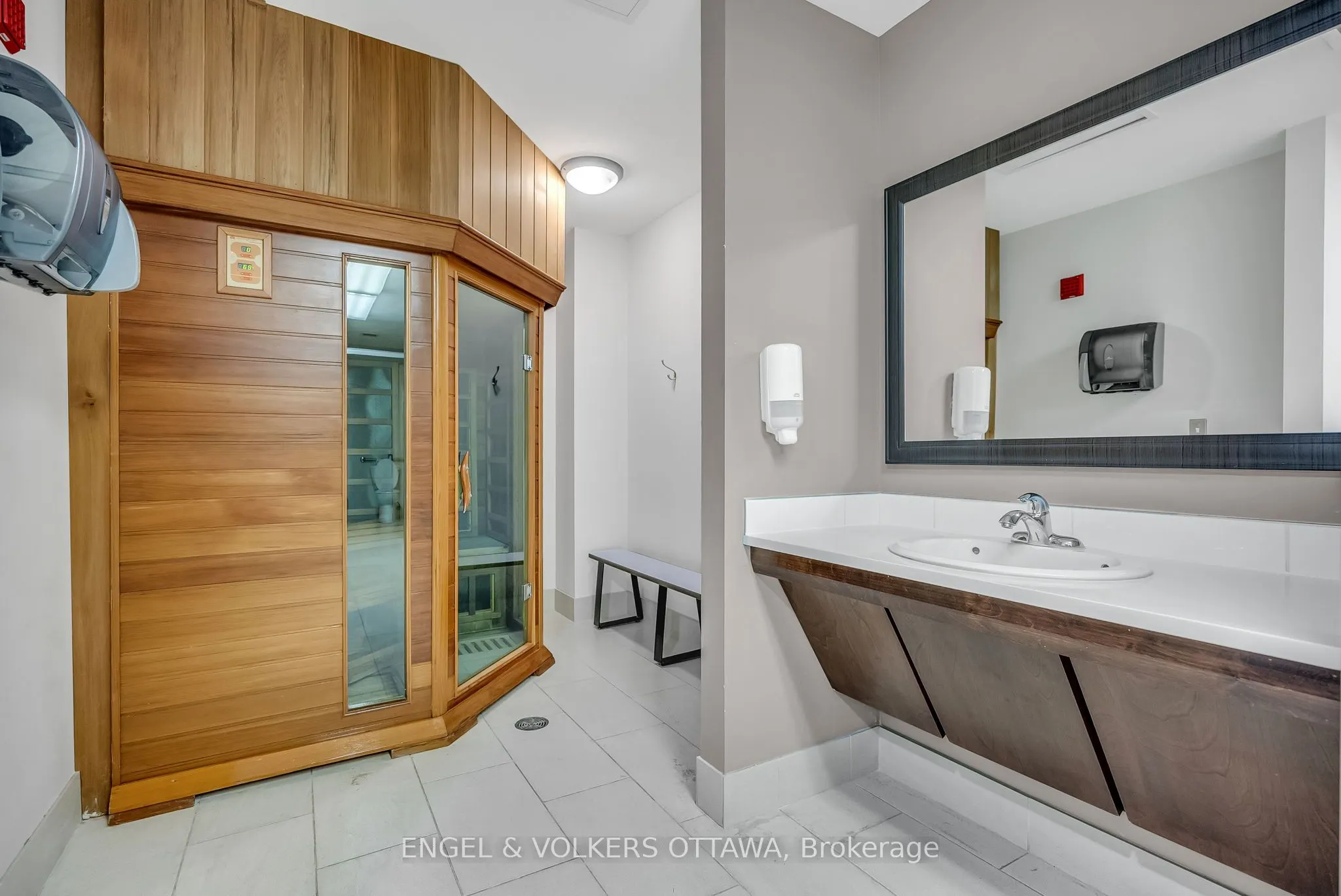 238 Besserer Street #811