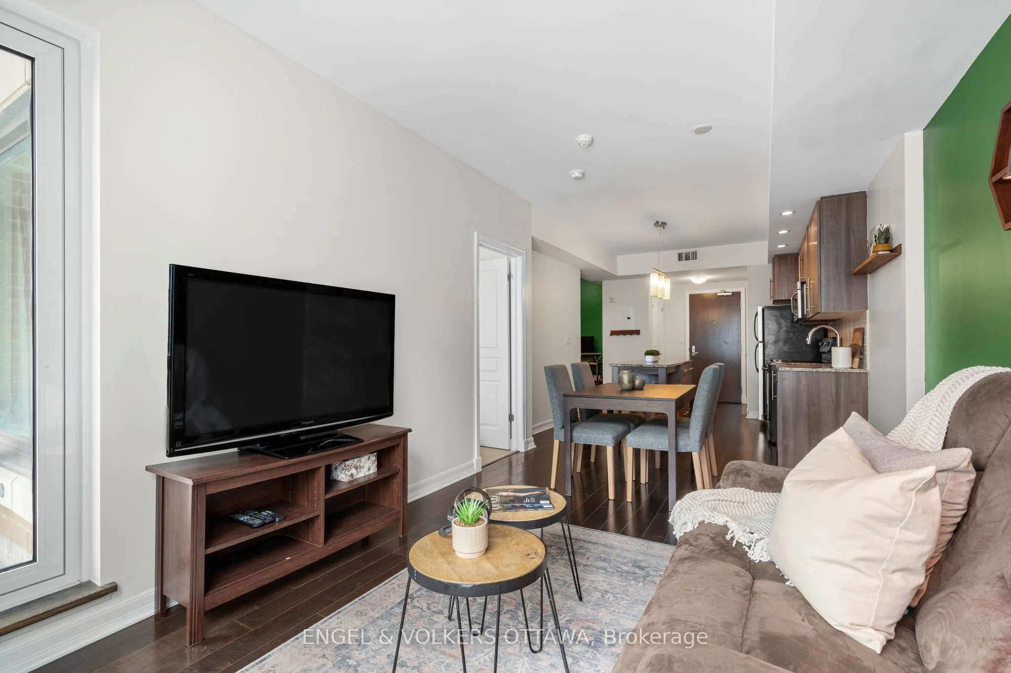 238 Besserer Street #811
