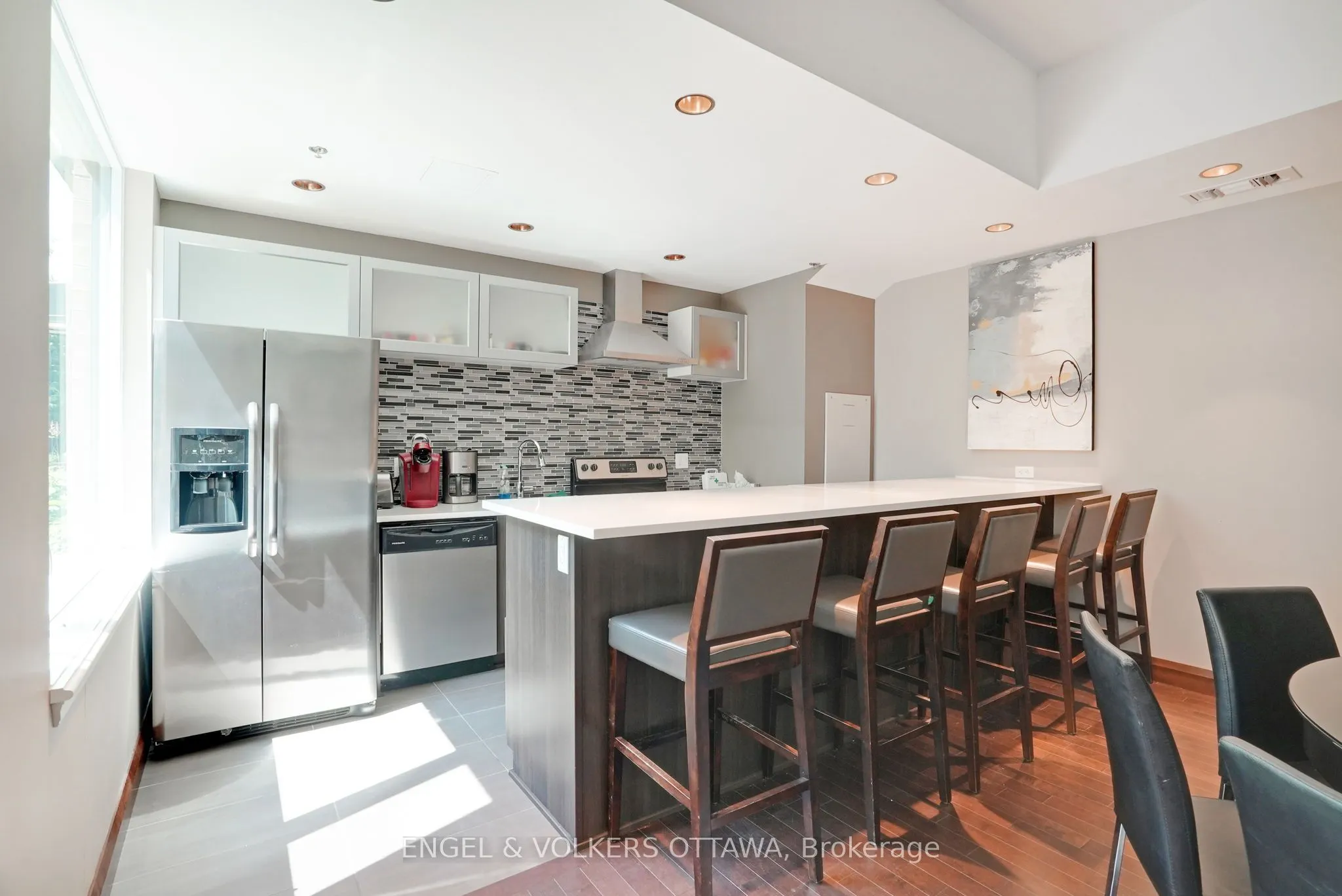 238 Besserer Street #811