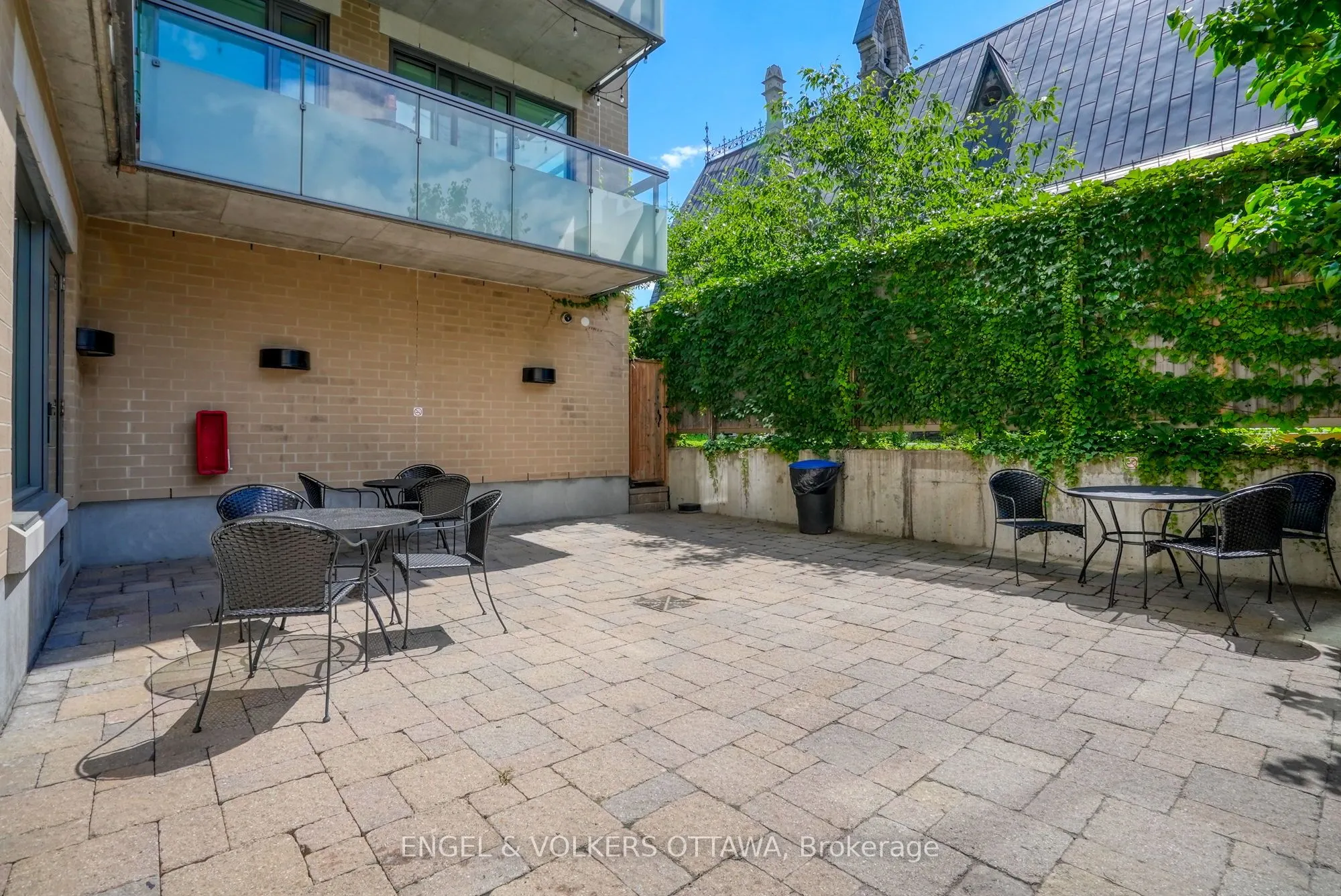 238 Besserer Street #811