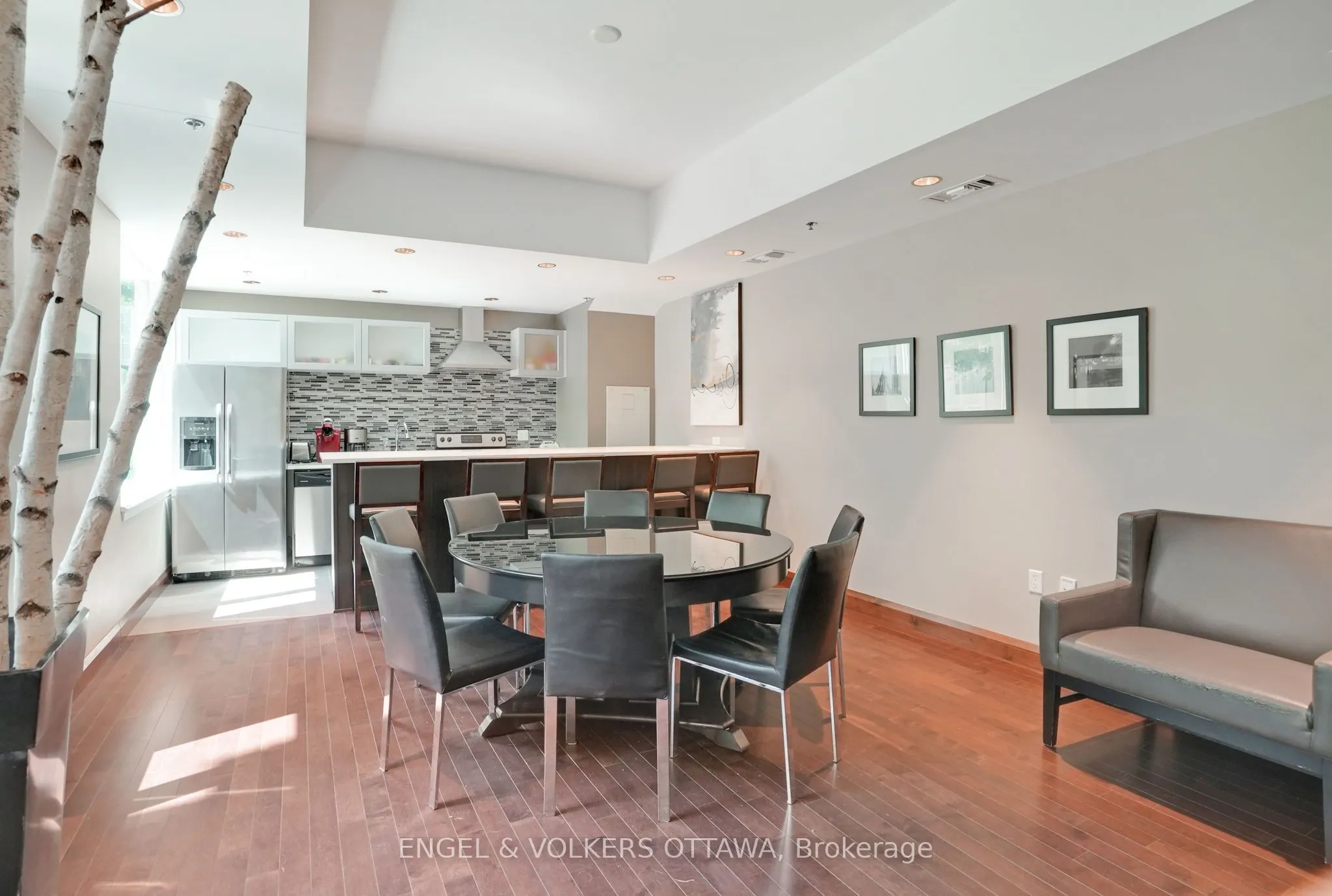 238 Besserer Street #811