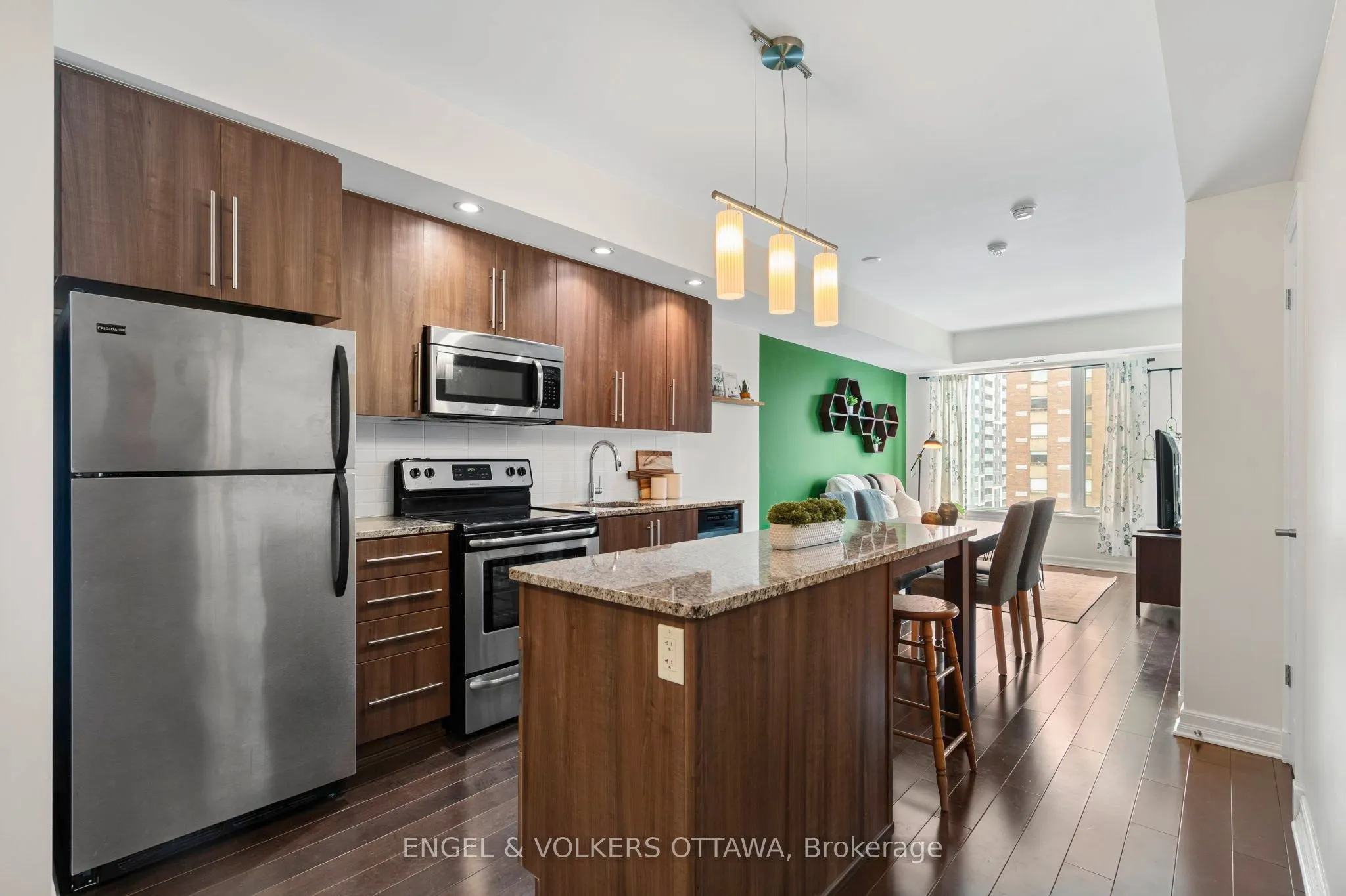 238 Besserer Street #811