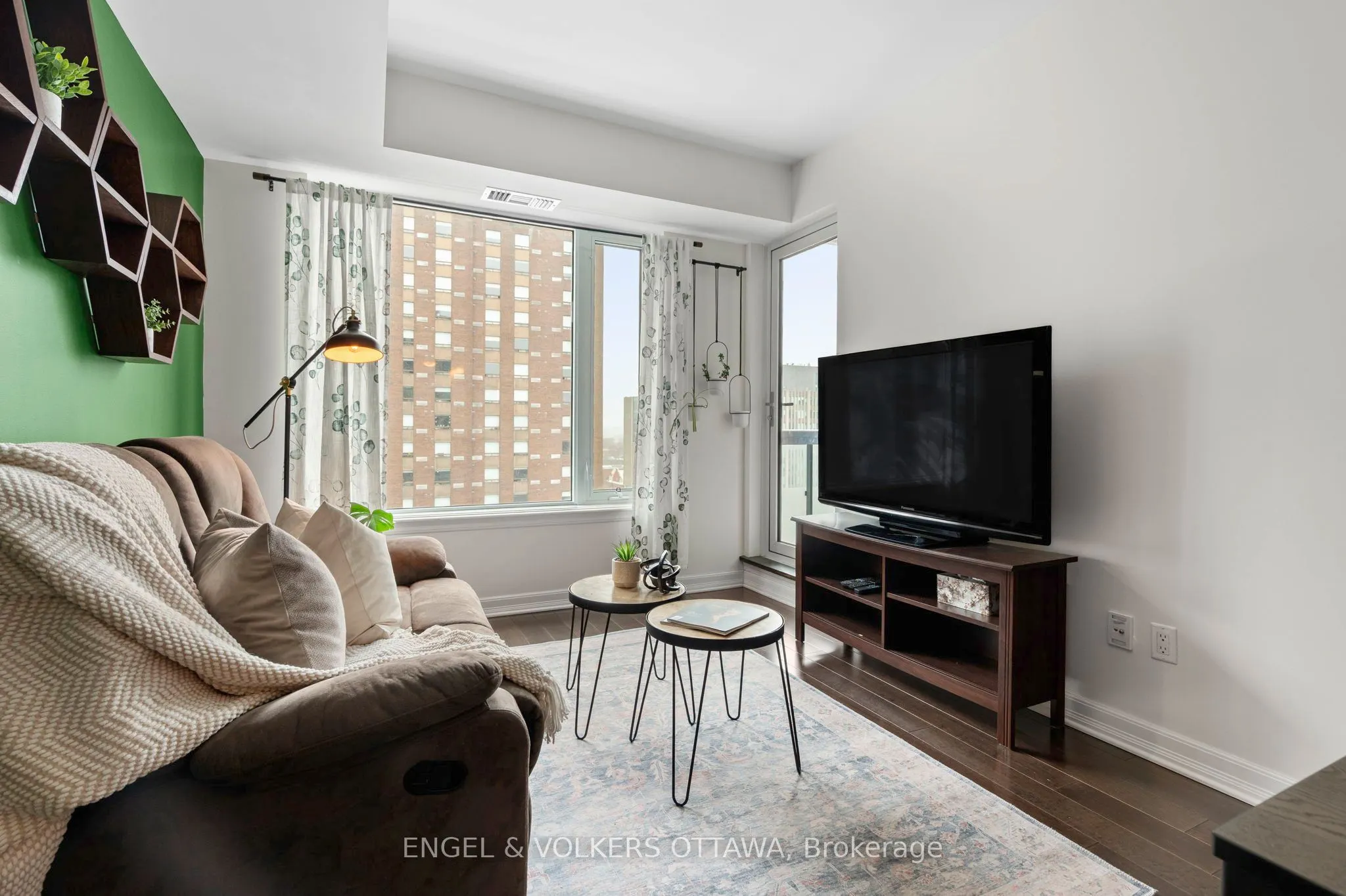 238 Besserer Street #811