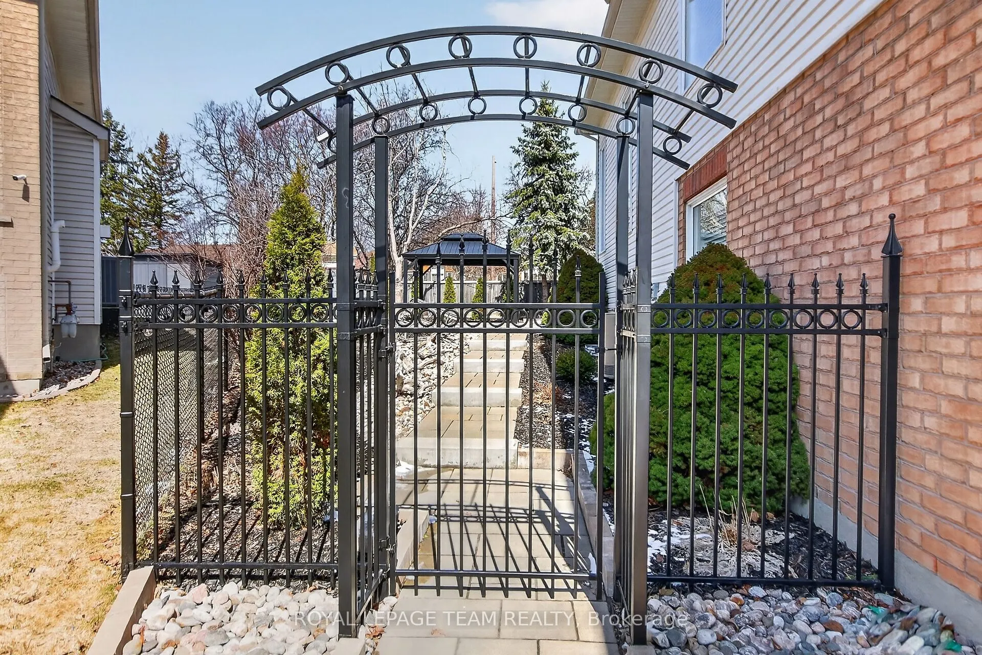 124 Macassa Circle