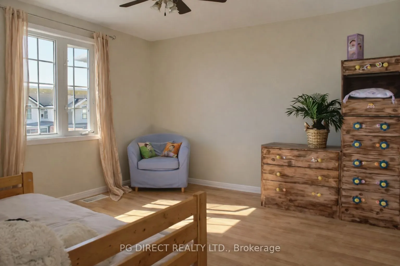 100 Foxglove Crescent