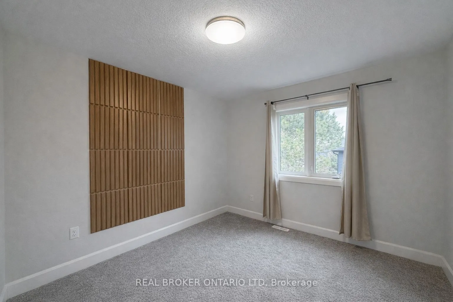 499 Sophia Crescent #32
