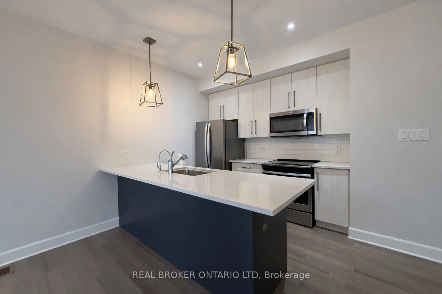 499 Sophia Crescent #32