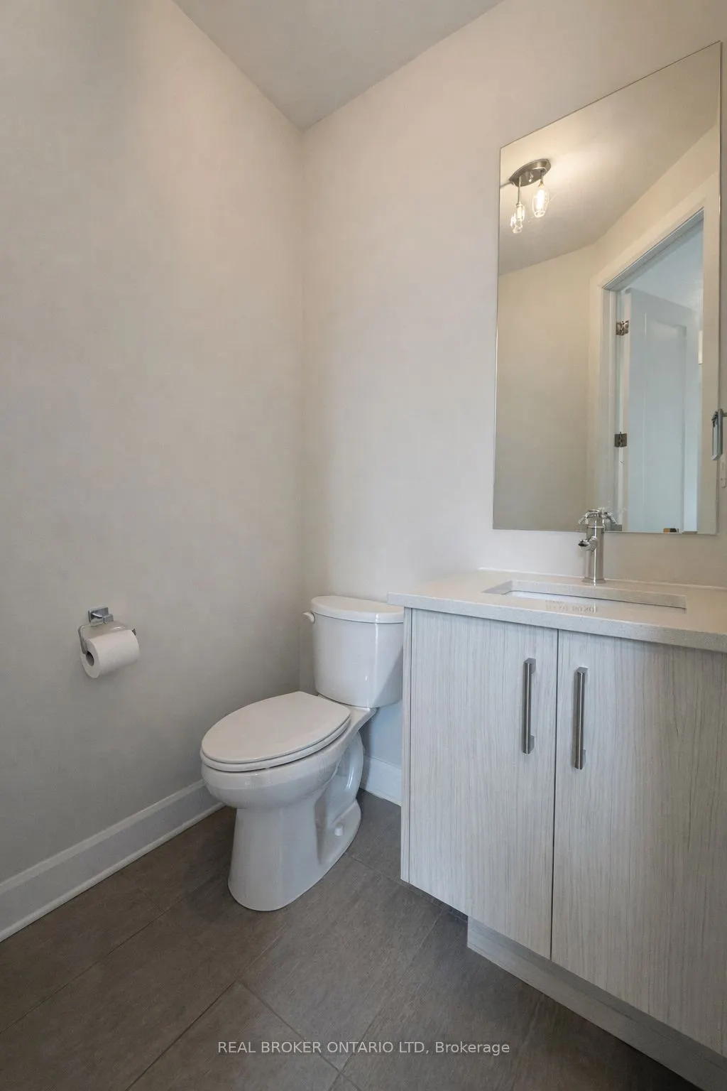 499 Sophia Crescent #32