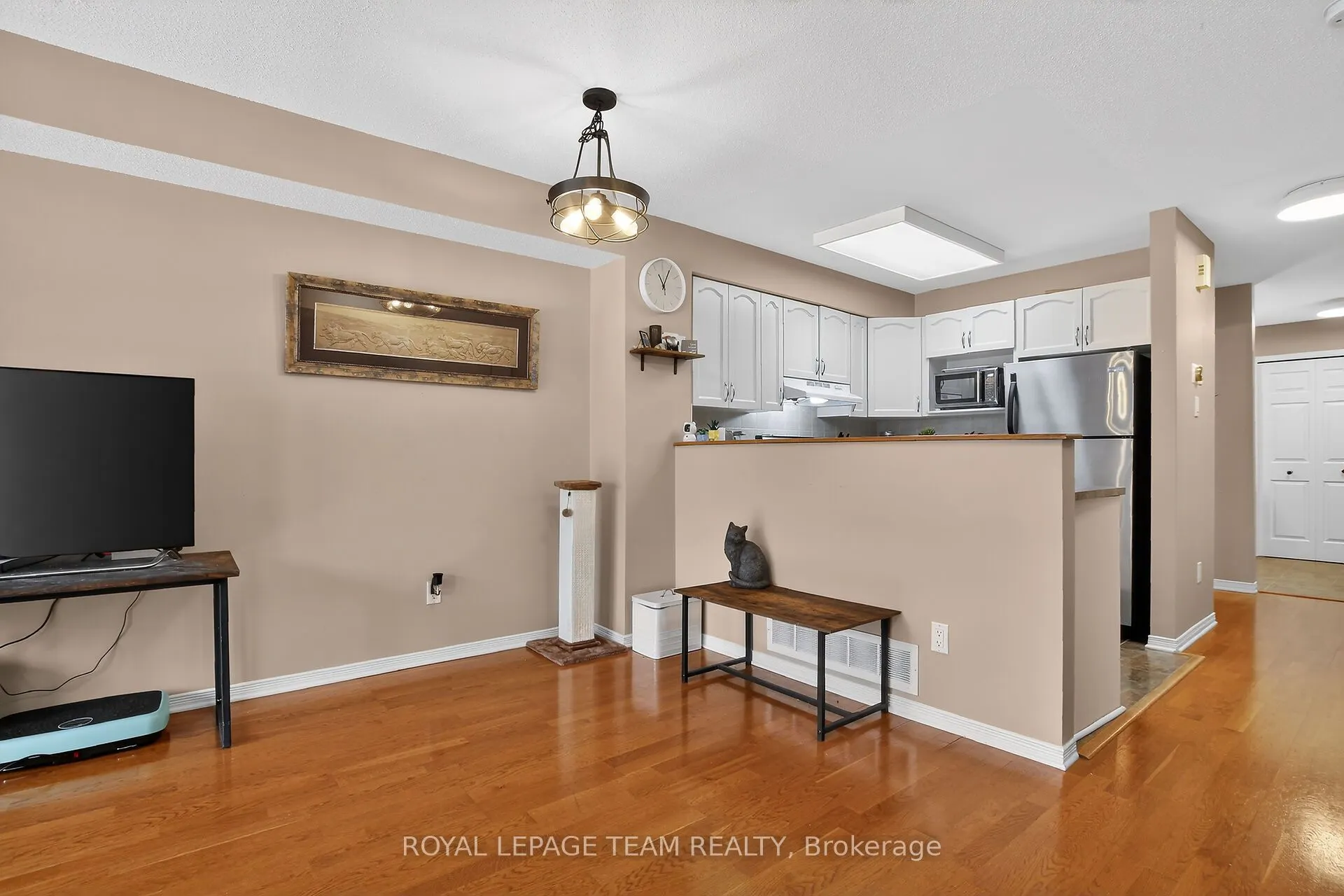 255 Deercroft Avenue #1
