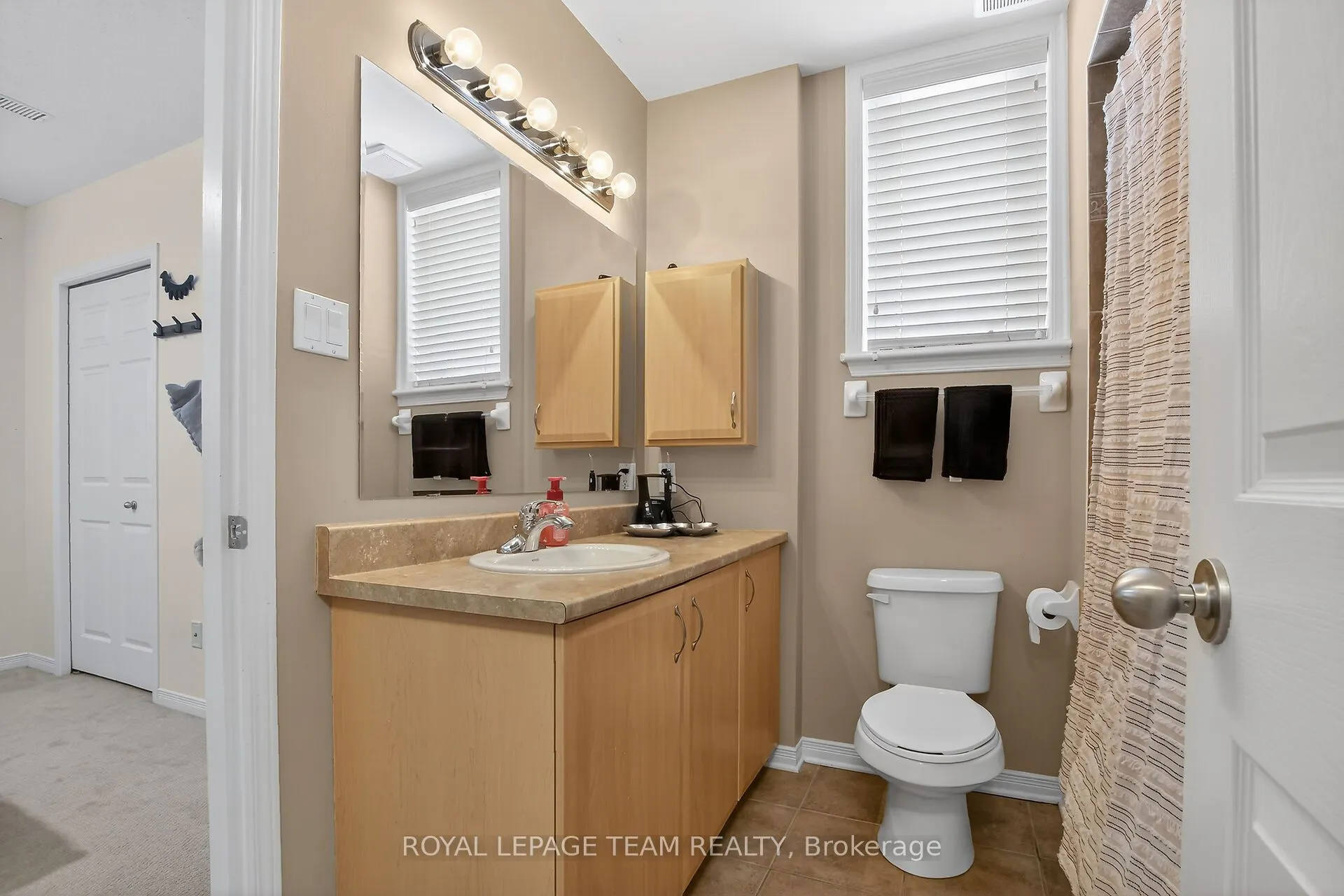 255 Deercroft Avenue #1
