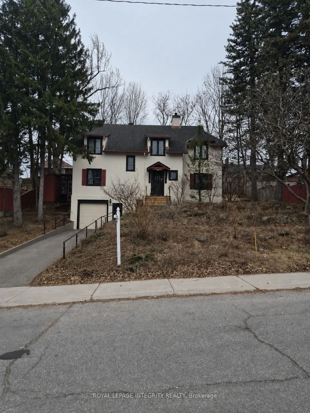 290 Holmwood Avenue