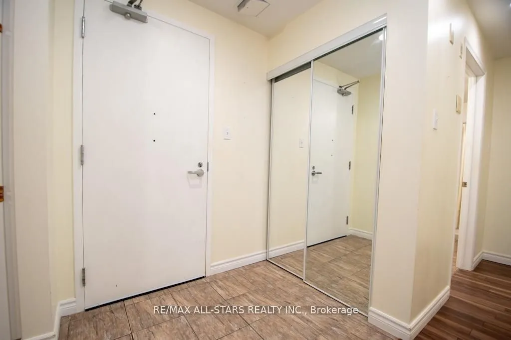 8 Huron Street #106