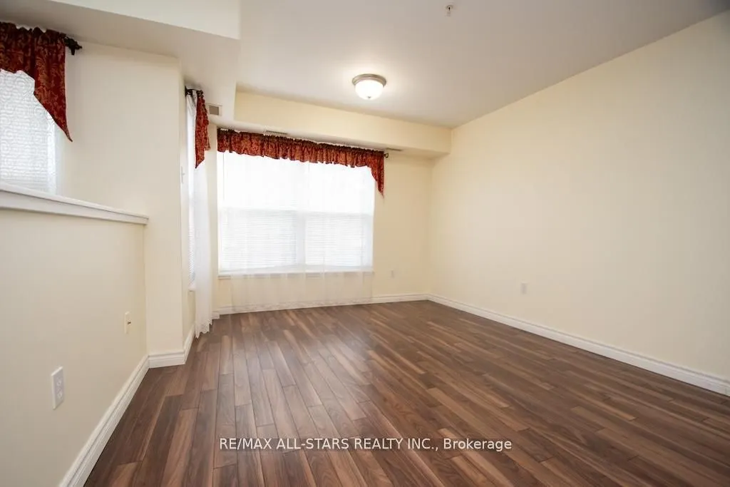 8 Huron Street #106