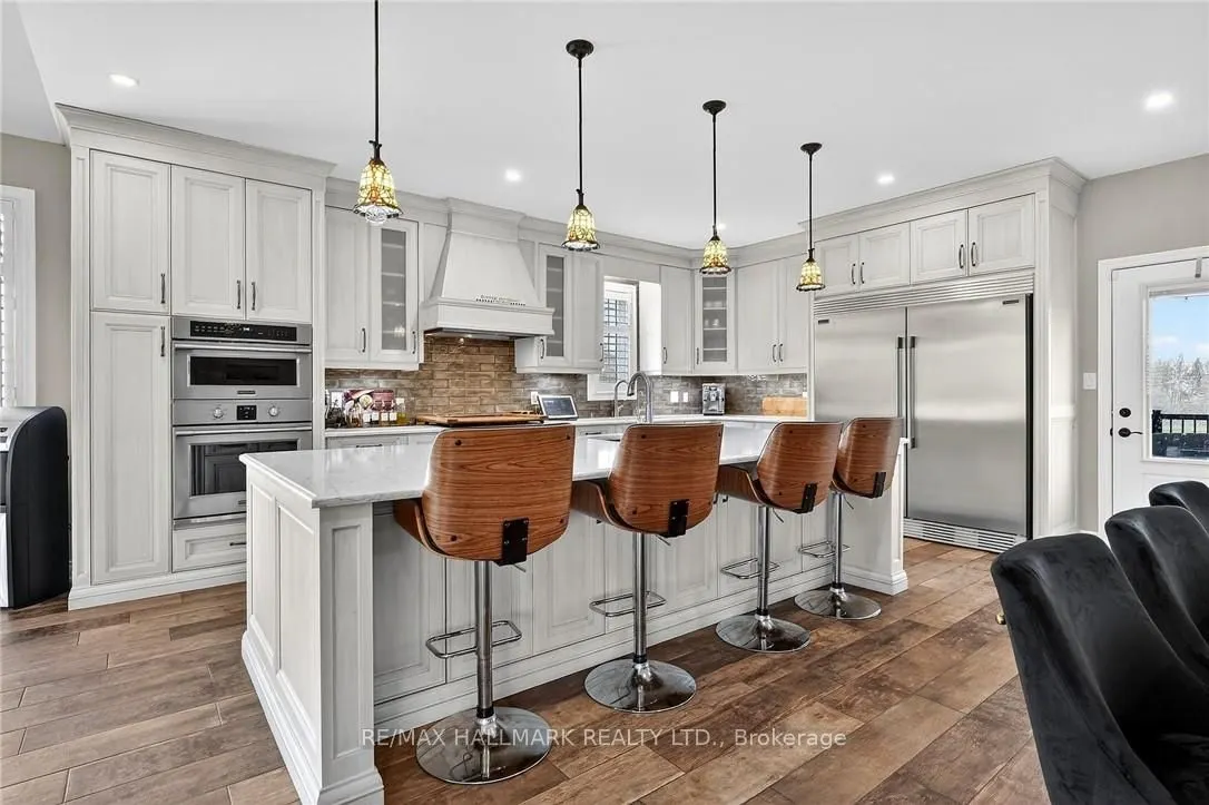 5499 Attema Crescent