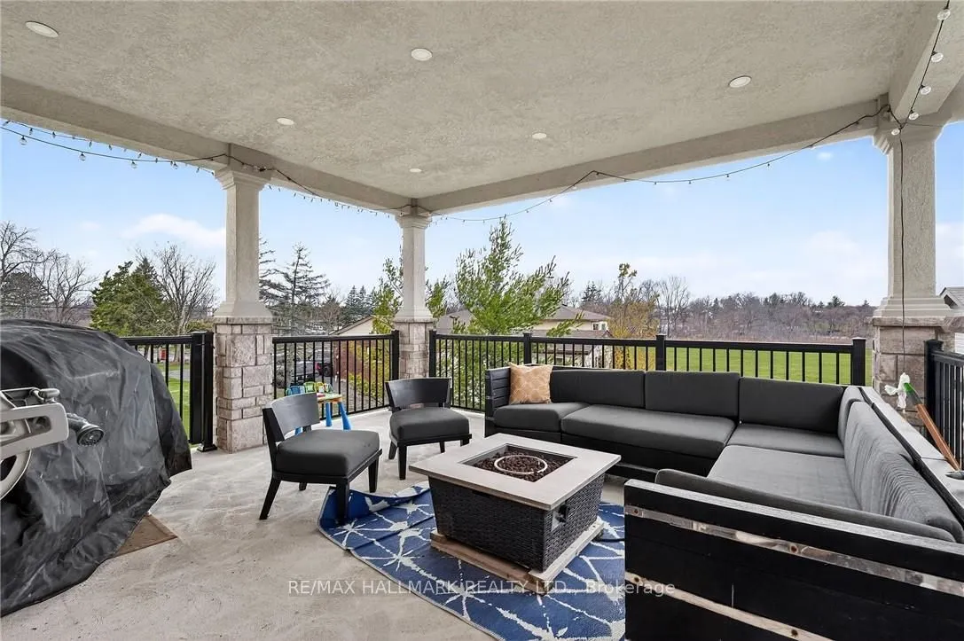 5499 Attema Crescent
