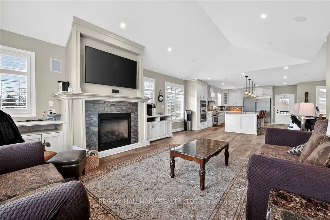 5499 Attema Crescent