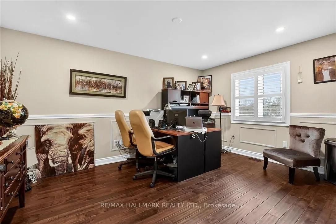 5499 Attema Crescent