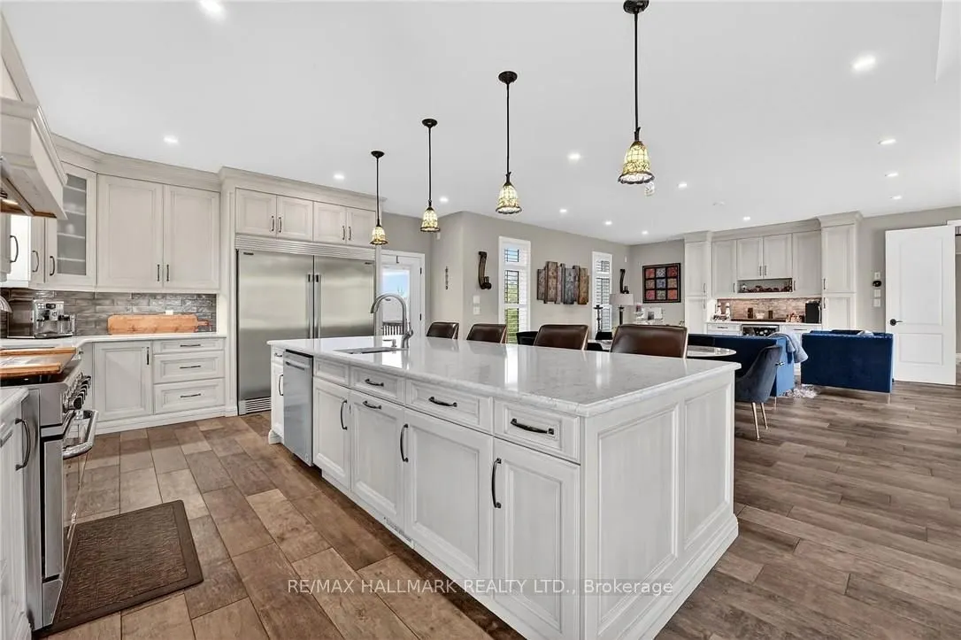 5499 Attema Crescent
