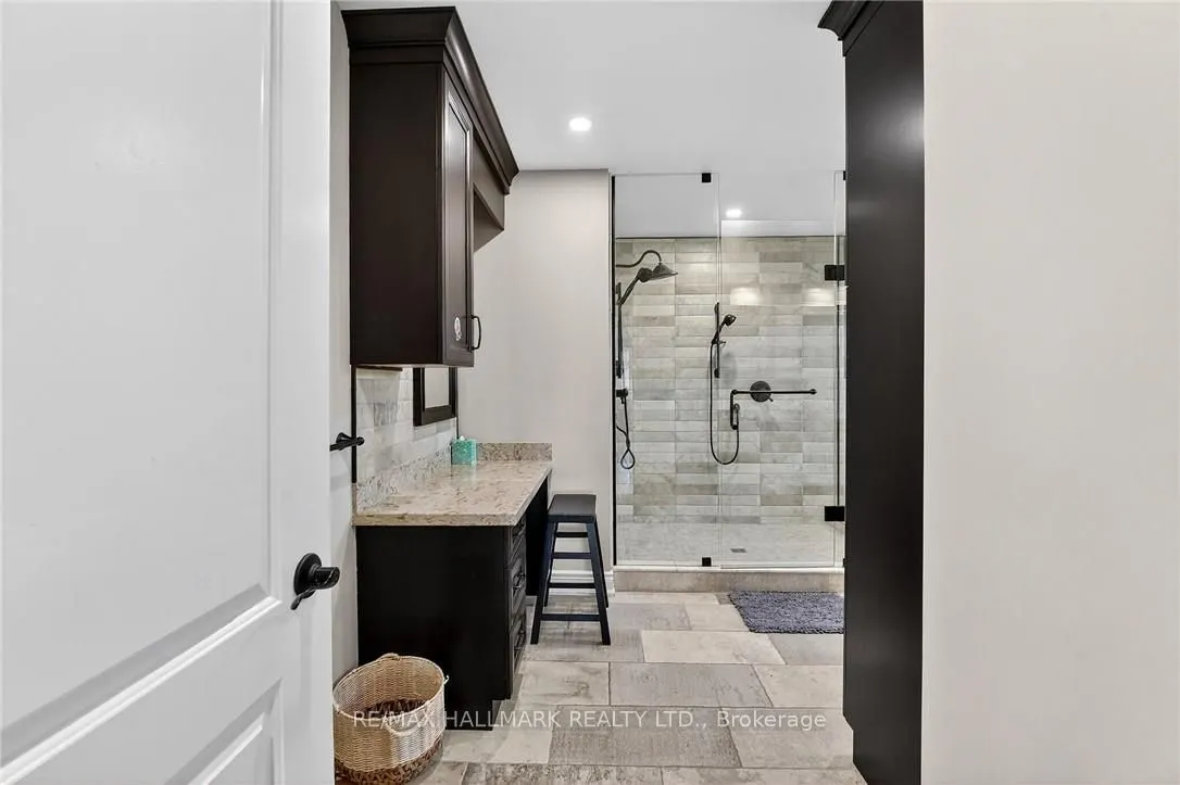 5499 Attema Crescent
