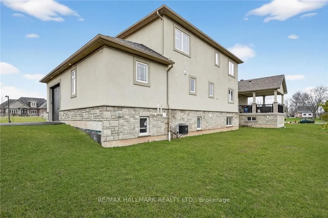 5499 Attema Crescent