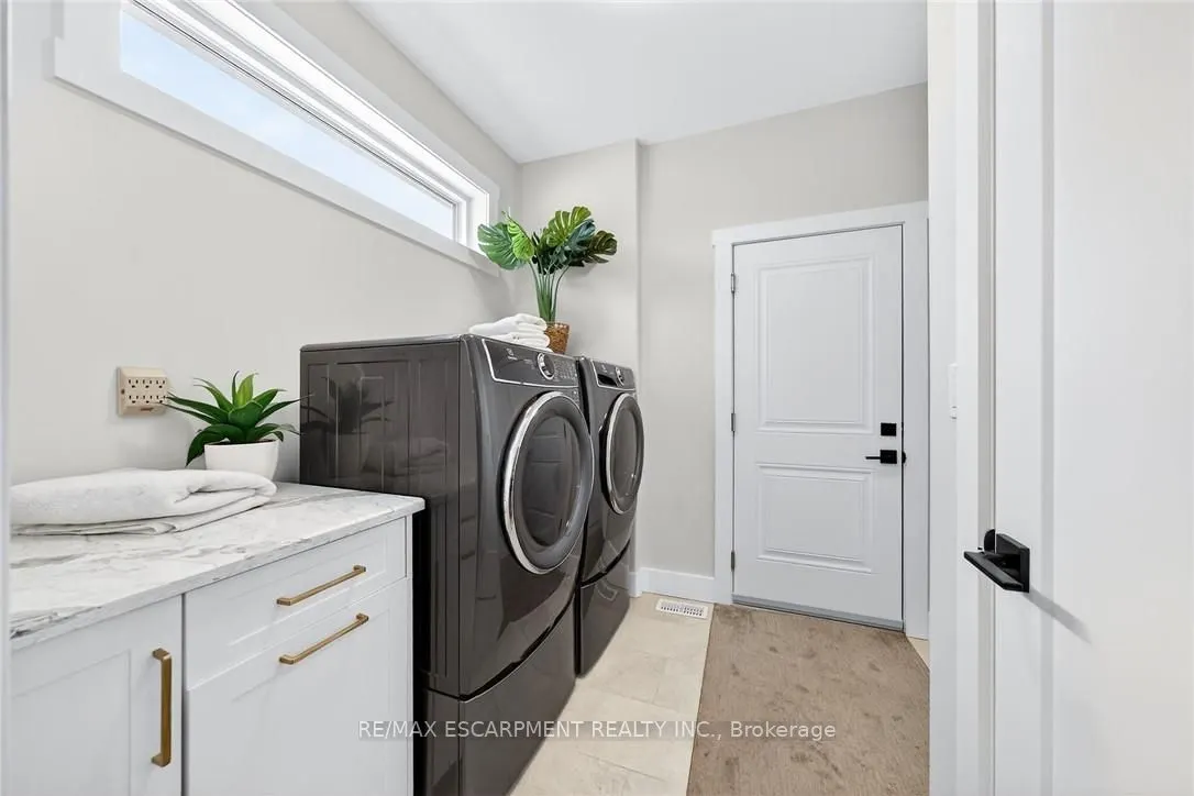 24 Craddock Boulevard #23