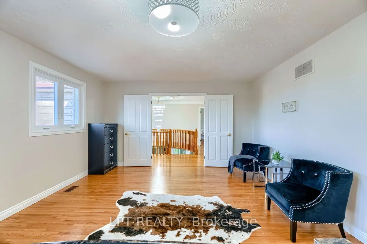 16 Vogue Court
