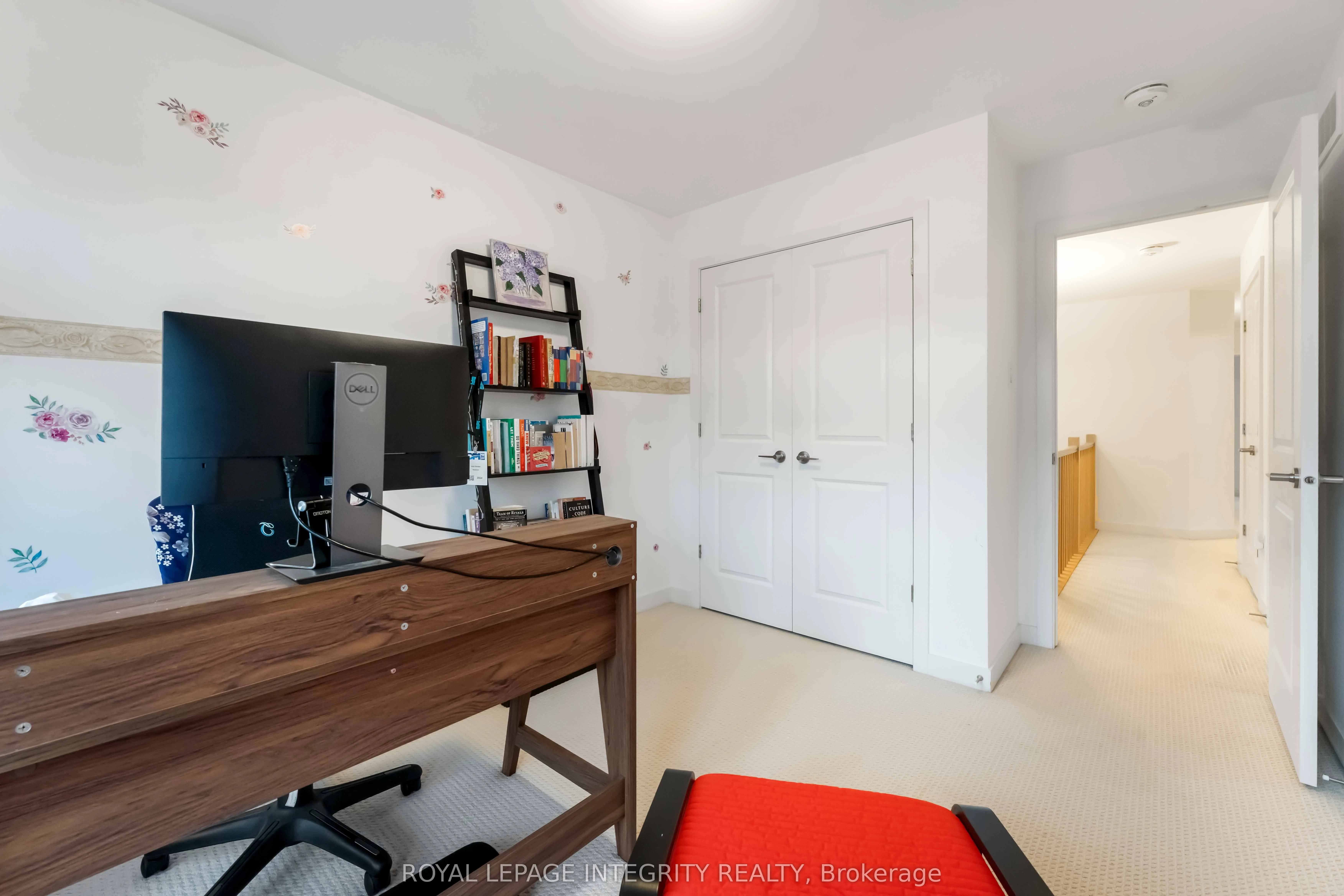 221 Finsbury Avenue