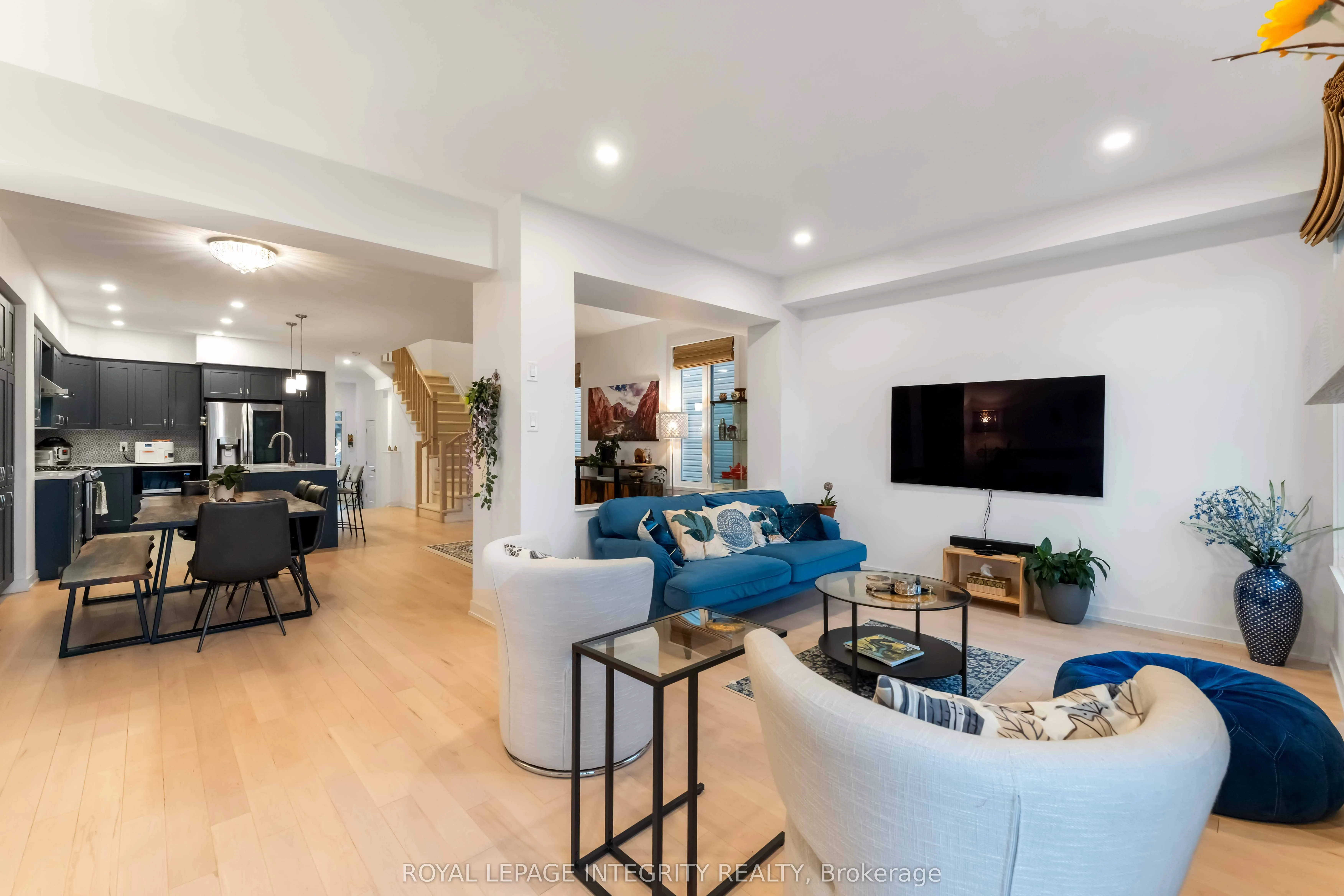 221 Finsbury Avenue