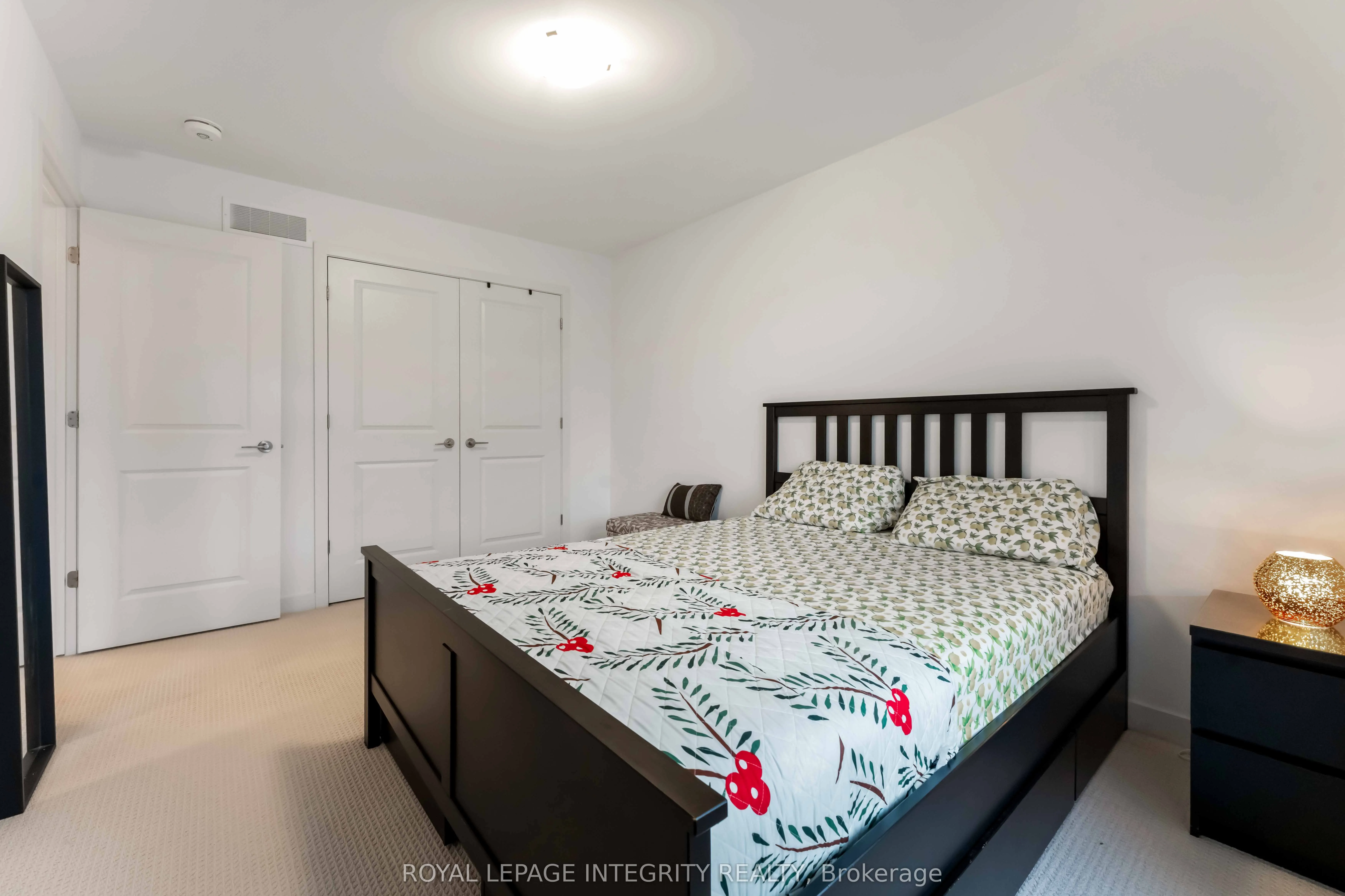 221 Finsbury Avenue