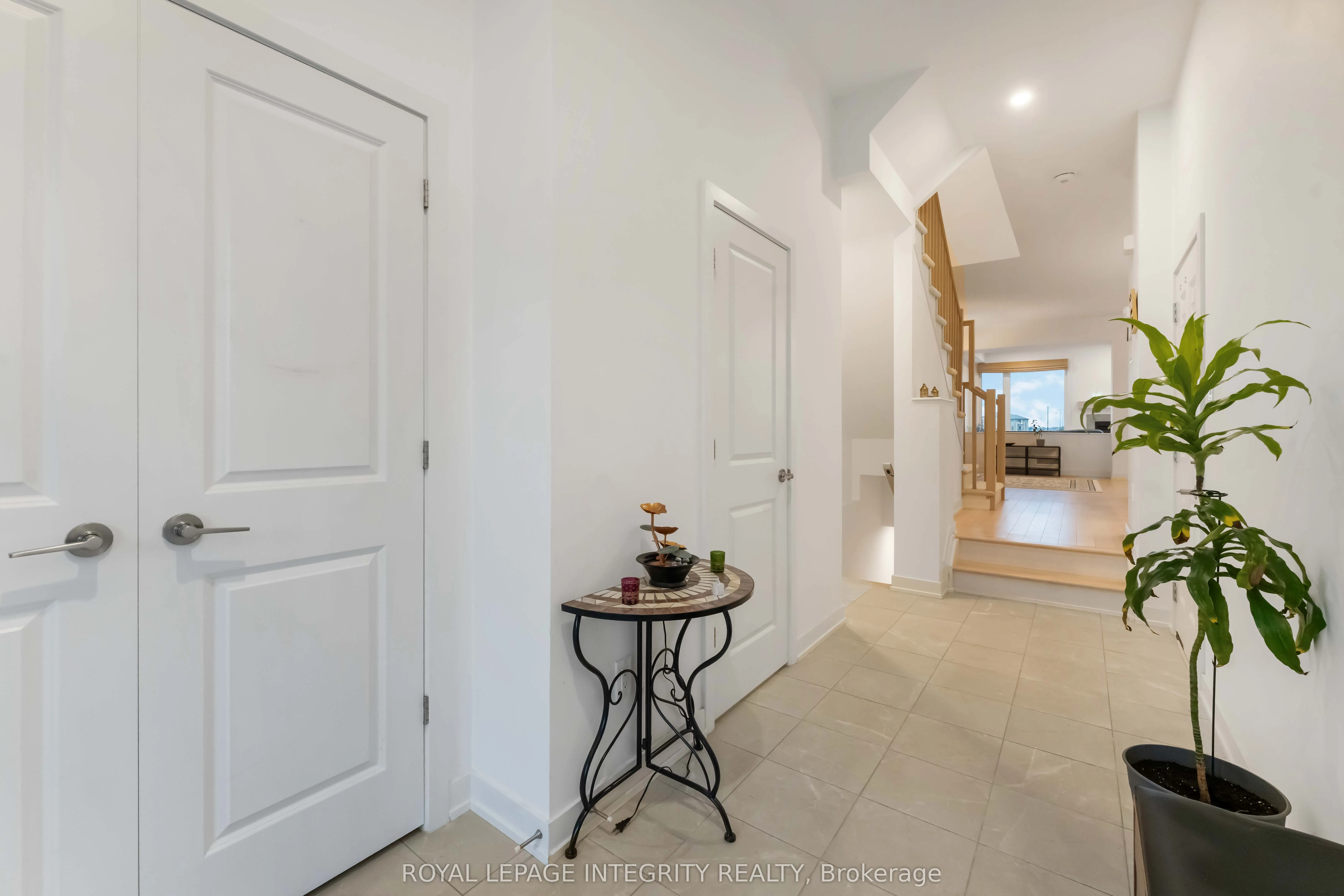 221 Finsbury Avenue