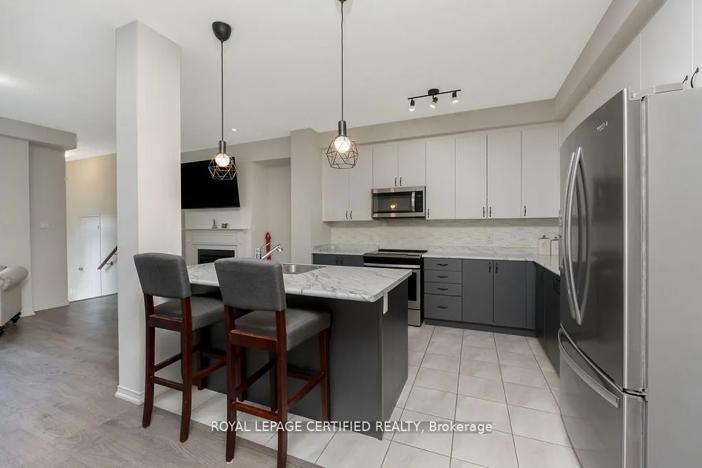 25 Elliot Street E #2