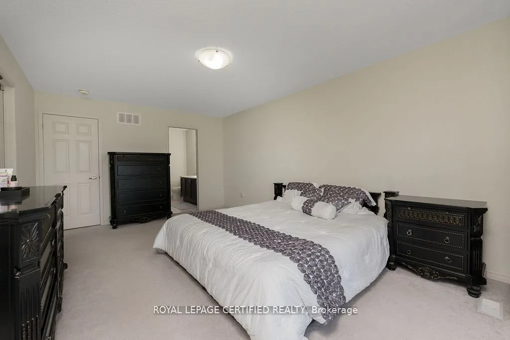 25 Elliot Street E #2